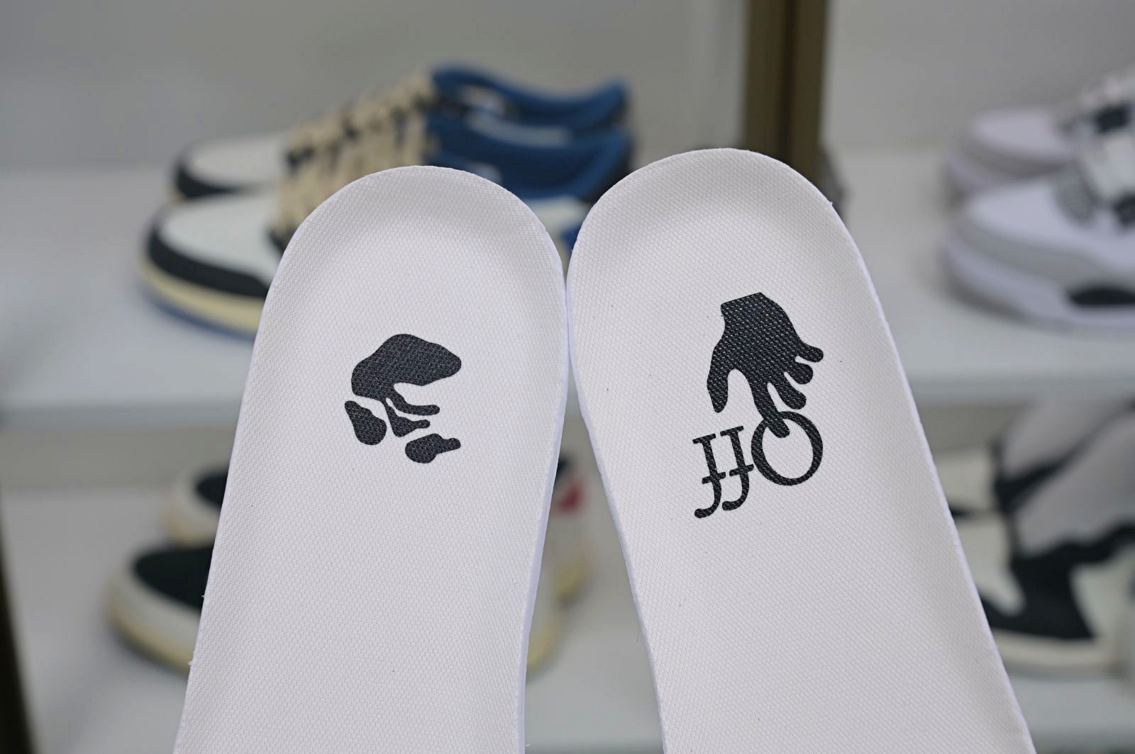 OFF-WHITE Ous Of Office