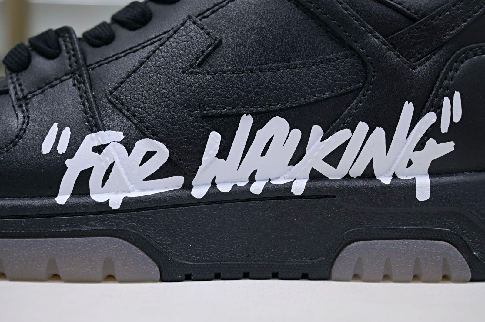 OFF-WHITE Ous Of Office