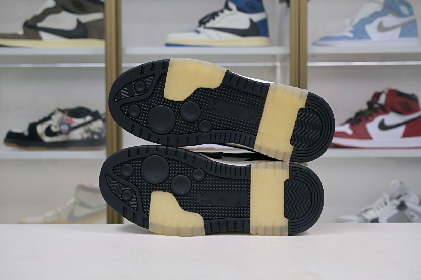 OFF-WHITE Ous Of Office