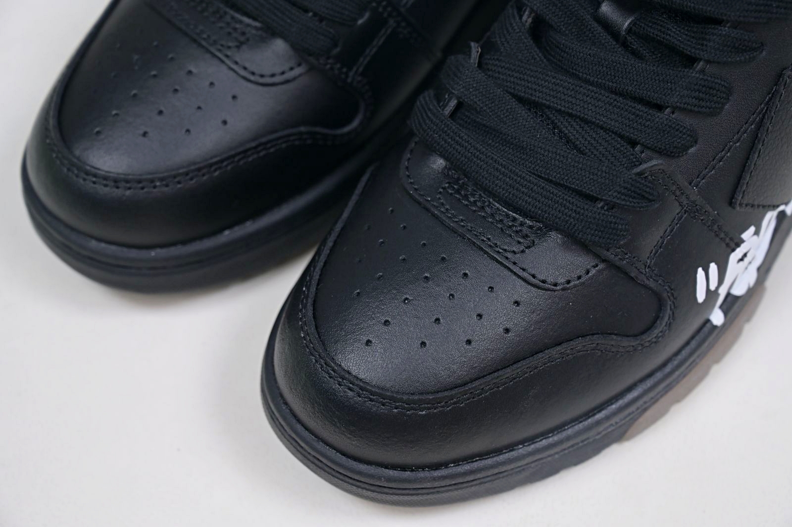 OFF-WHITE Ous Of Office