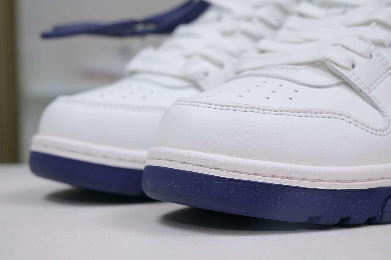 OFF-WHITE Ous Of Office