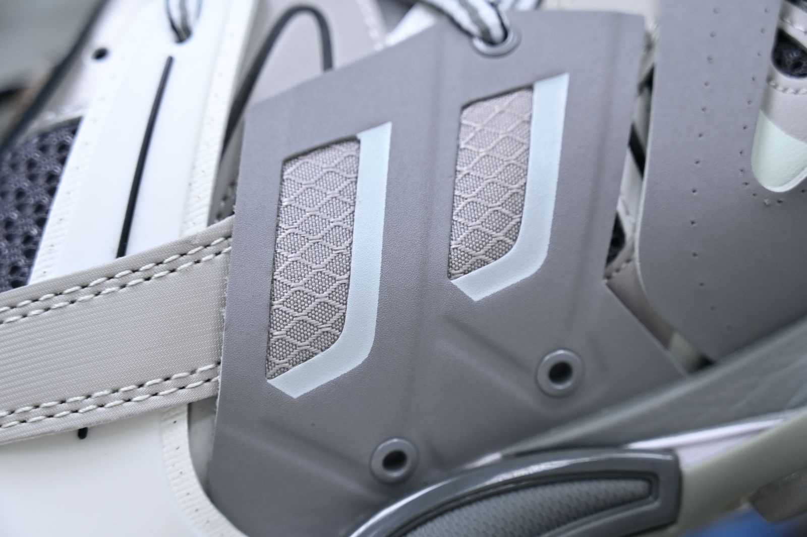 Balenciaga  Track（LED）