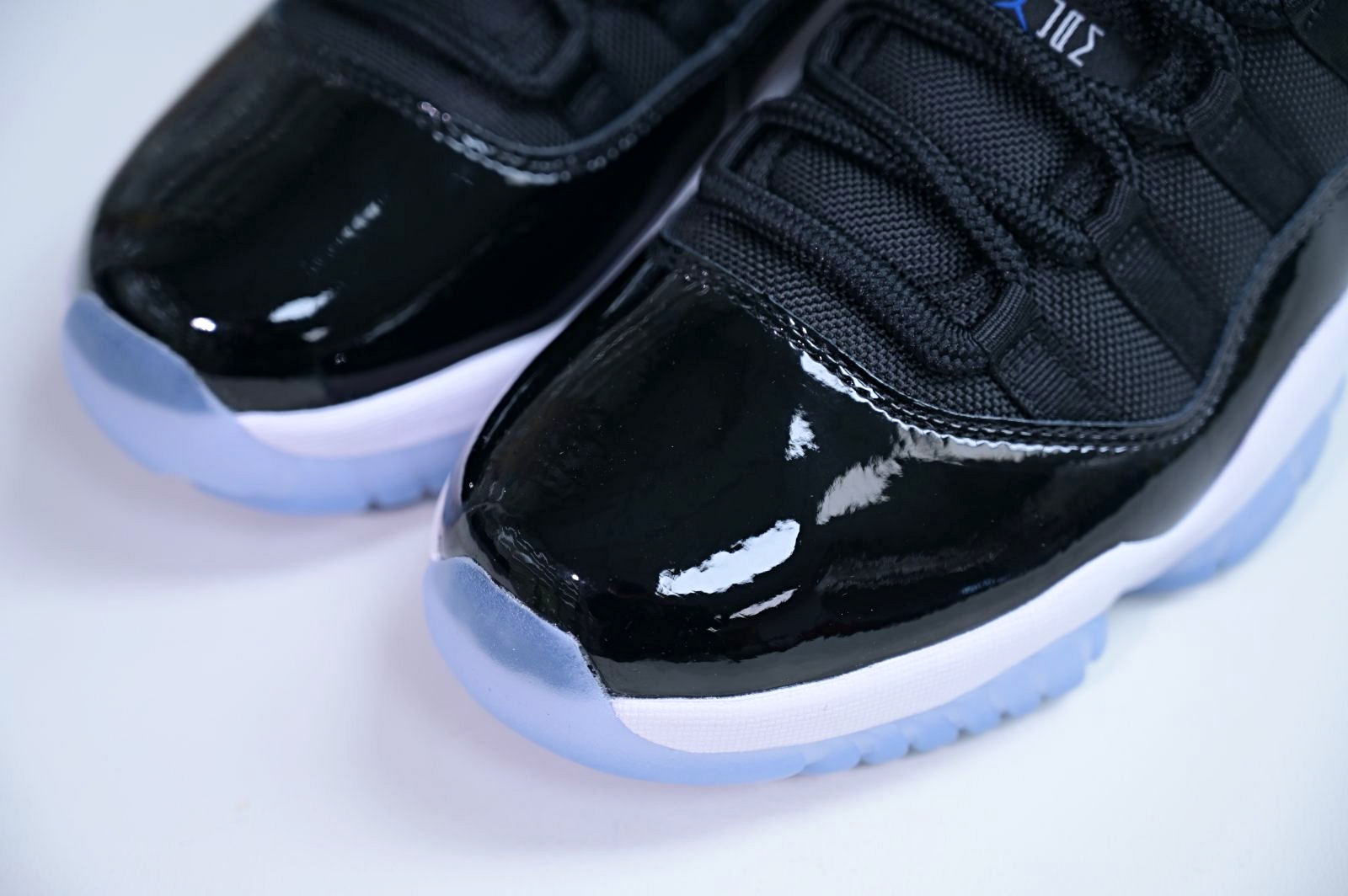 Air Jordan 11 Low 