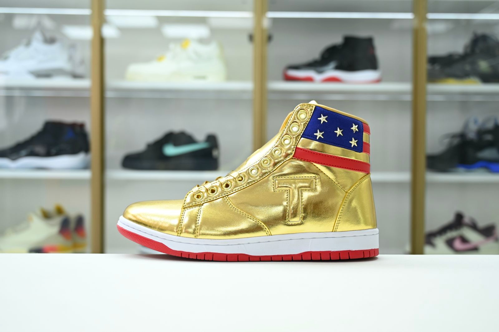 Never Surrender Trump sneakers MAGA.1