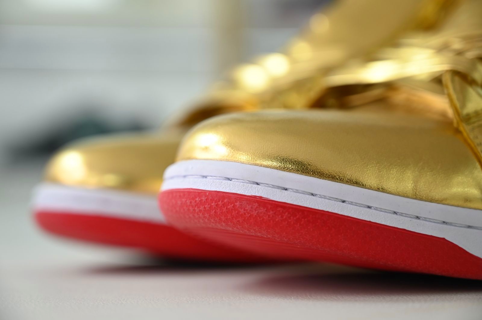 Never Surrender Trump sneakers MAGA.1