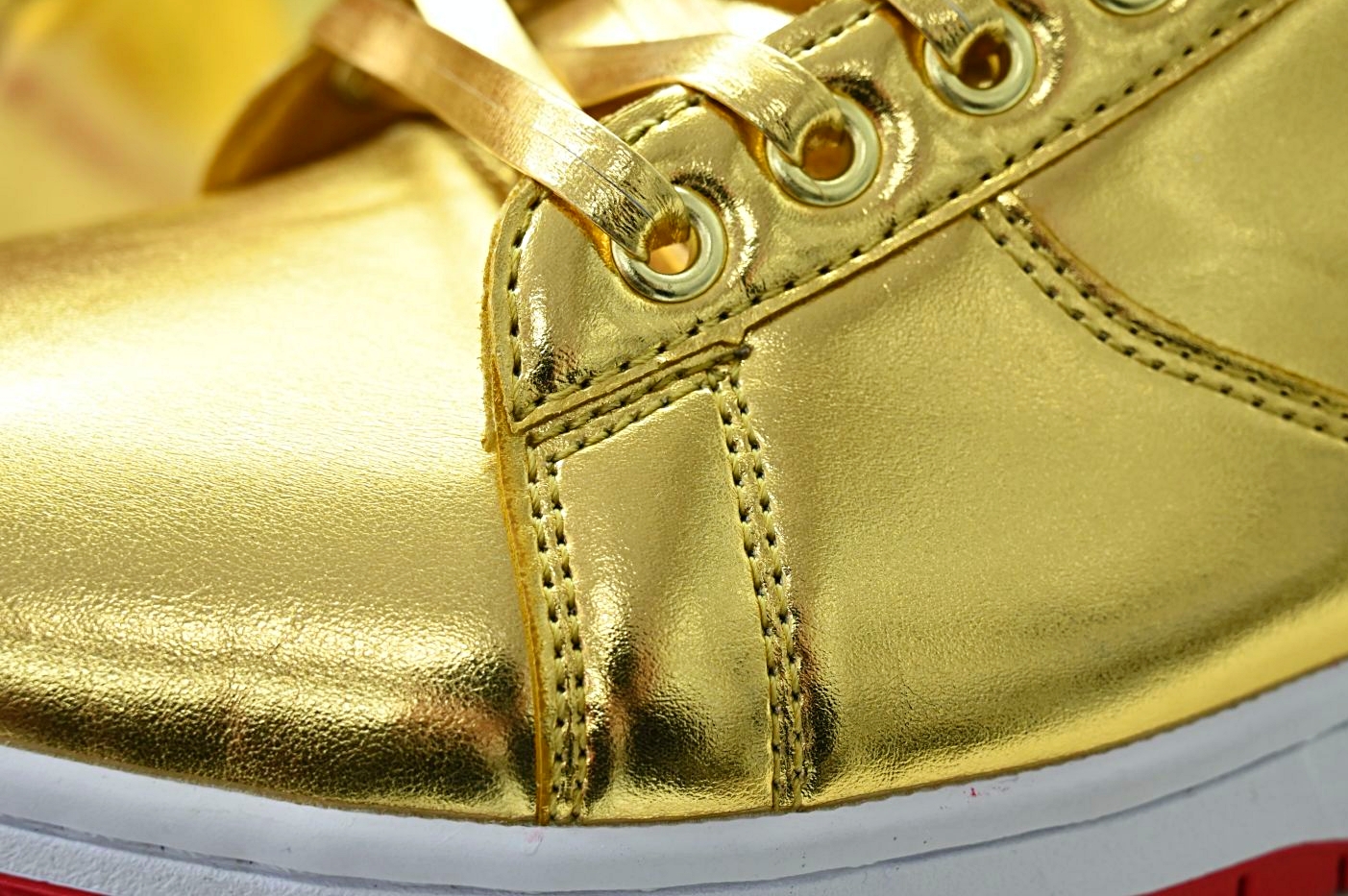 Never Surrender Trump sneakers MAGA.1