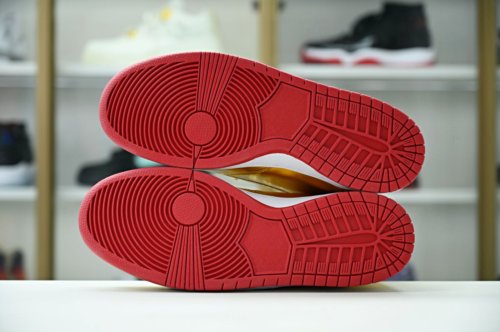 Never Surrender Trump sneakers MAGA.1