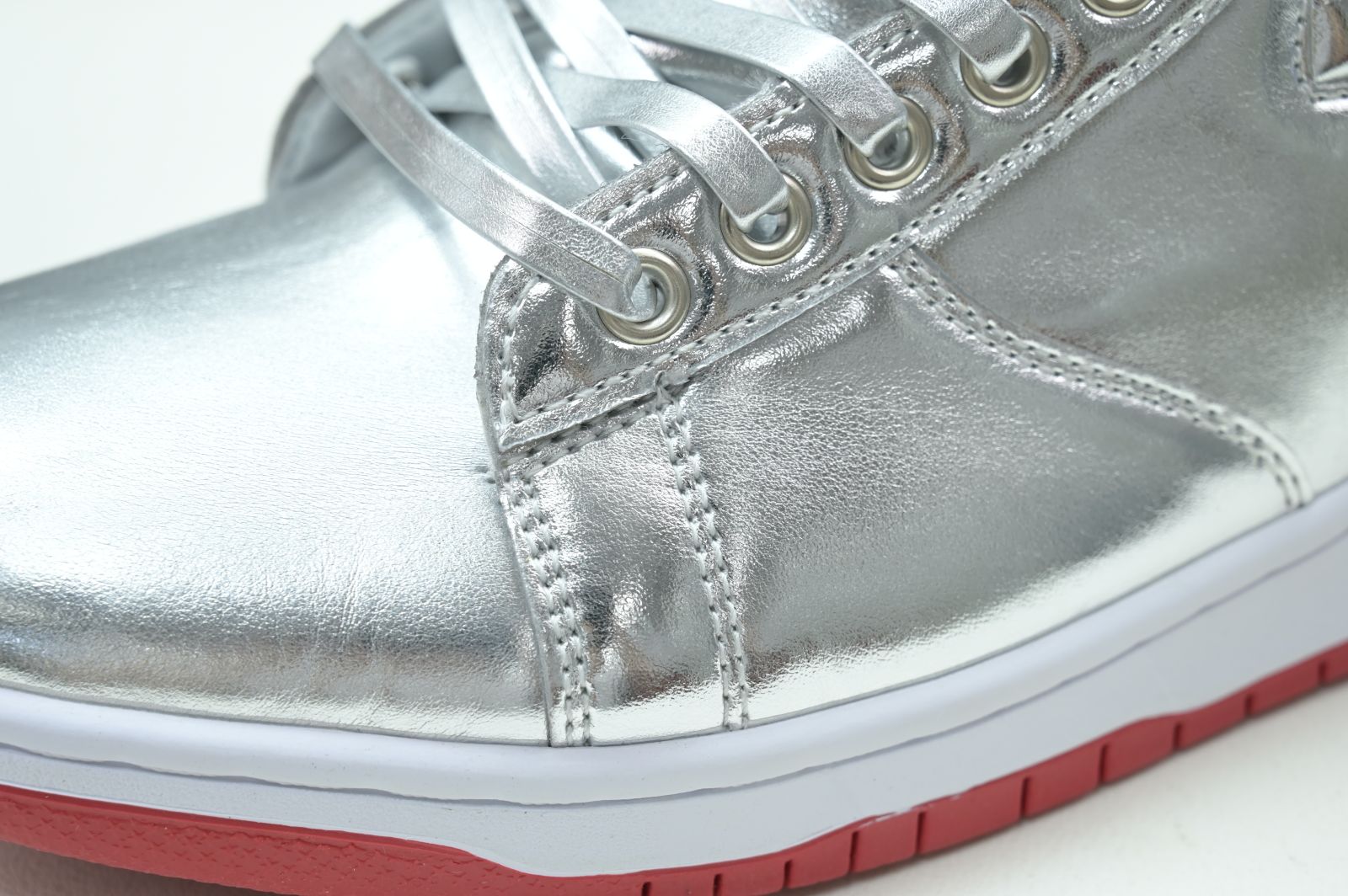 Never Surrender Trump sneakers MAGA.1