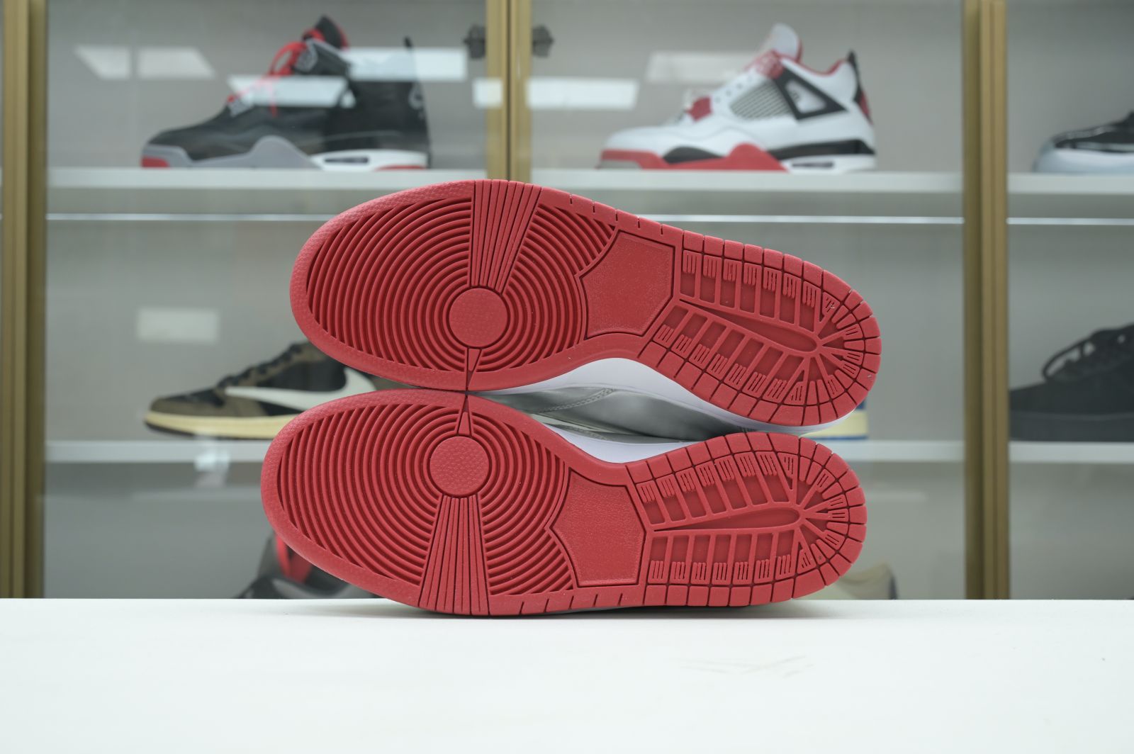 Never Surrender Trump sneakers MAGA.1