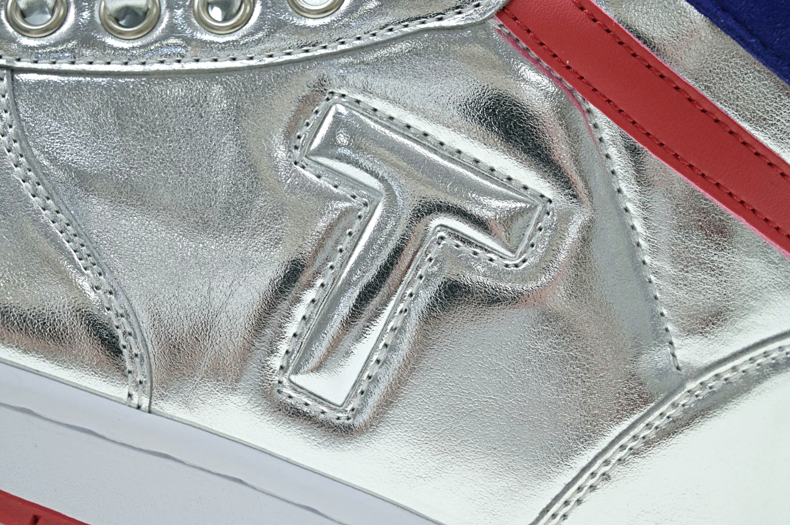 Never Surrender Trump sneakers MAGA.1