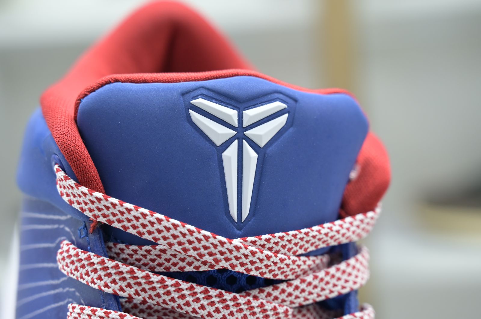 Nike Zoom Kobe 4 Protro