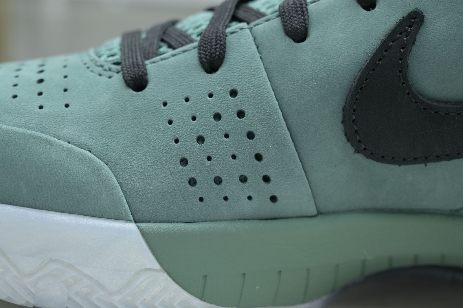 Nike Zoom Kobe 4 Protro 