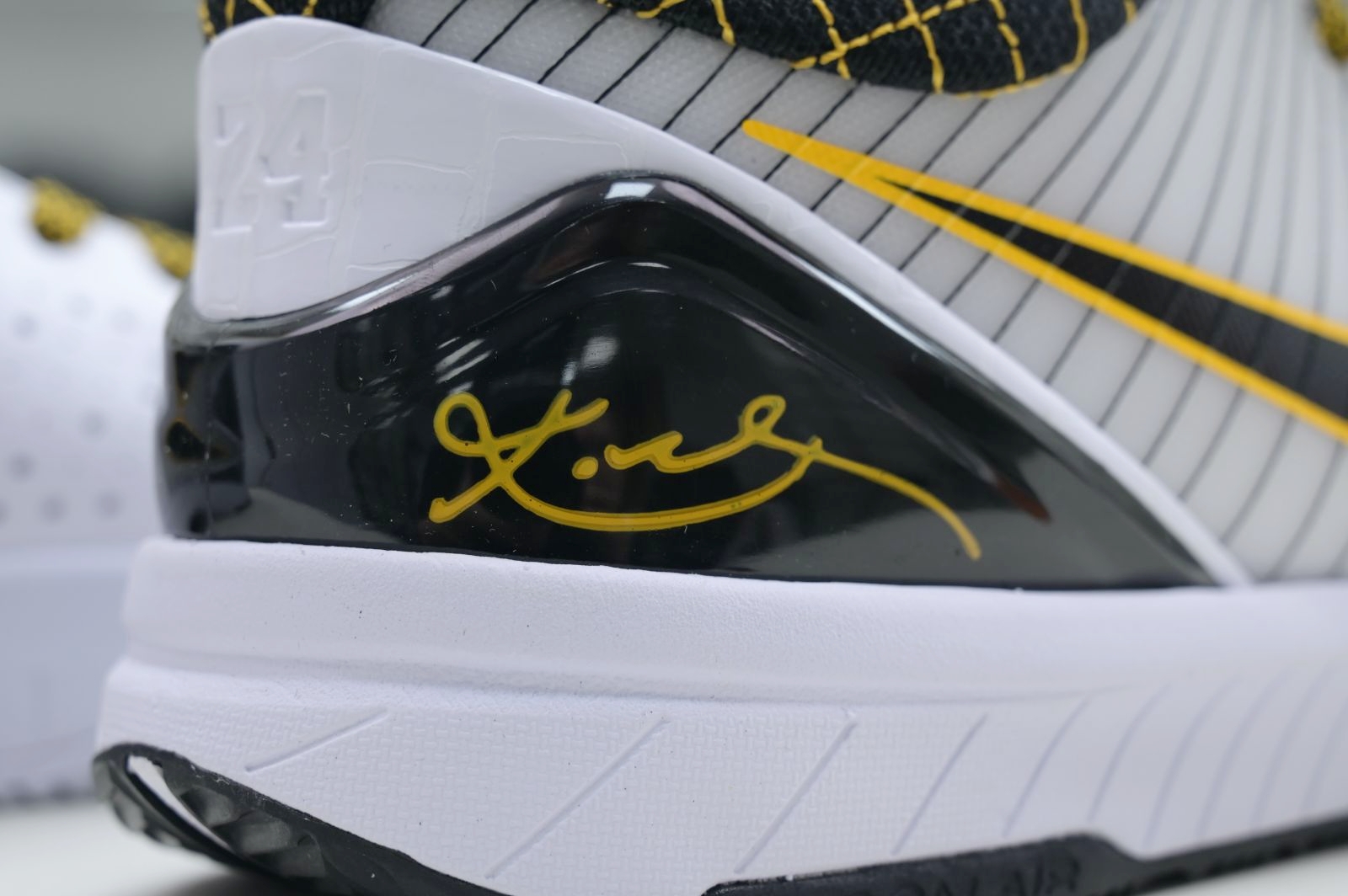 Nike Zoom Kobe 4 Protro 