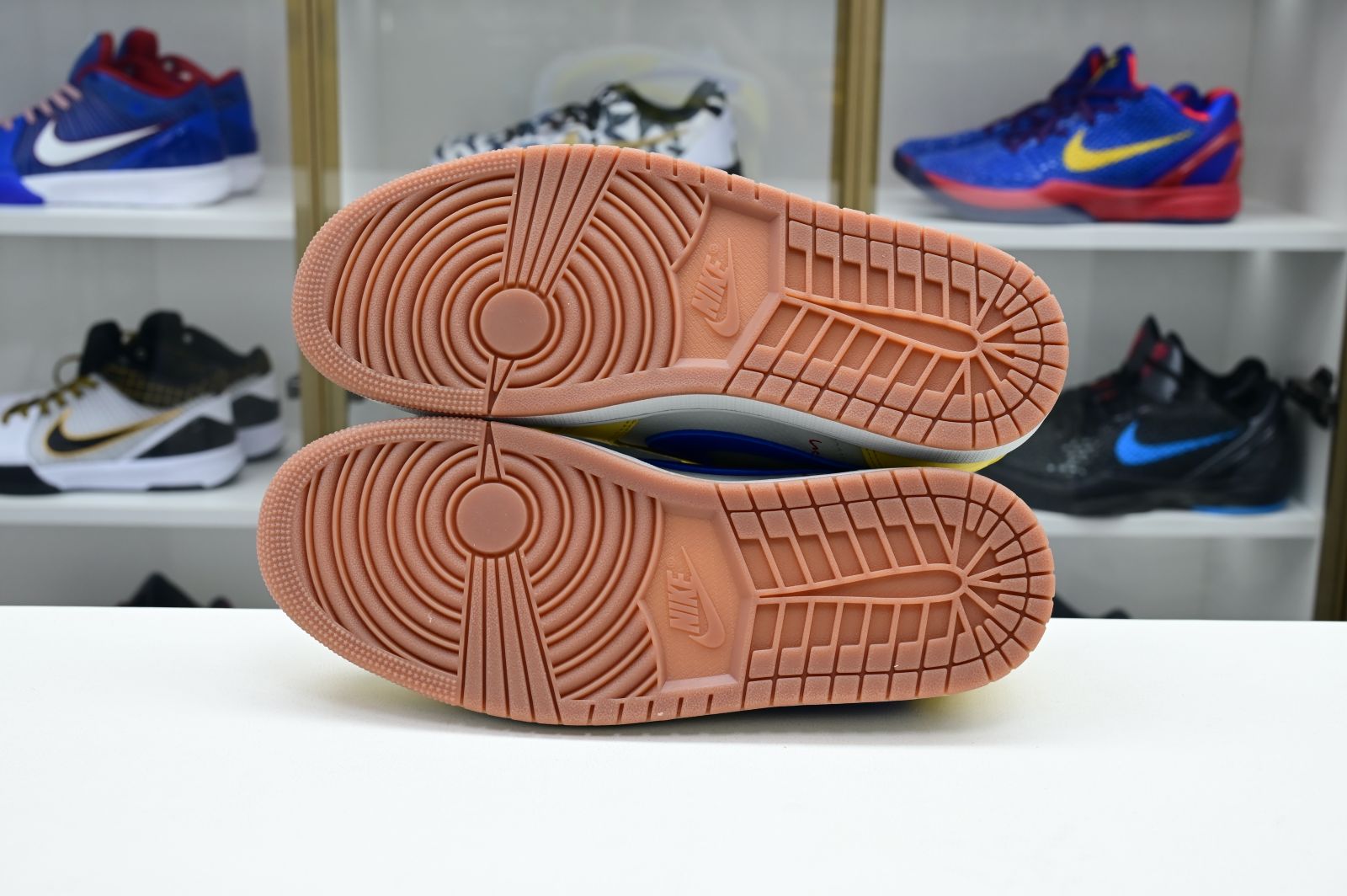 Travis Scott x Jordan Air Jordan  1 Low Canary