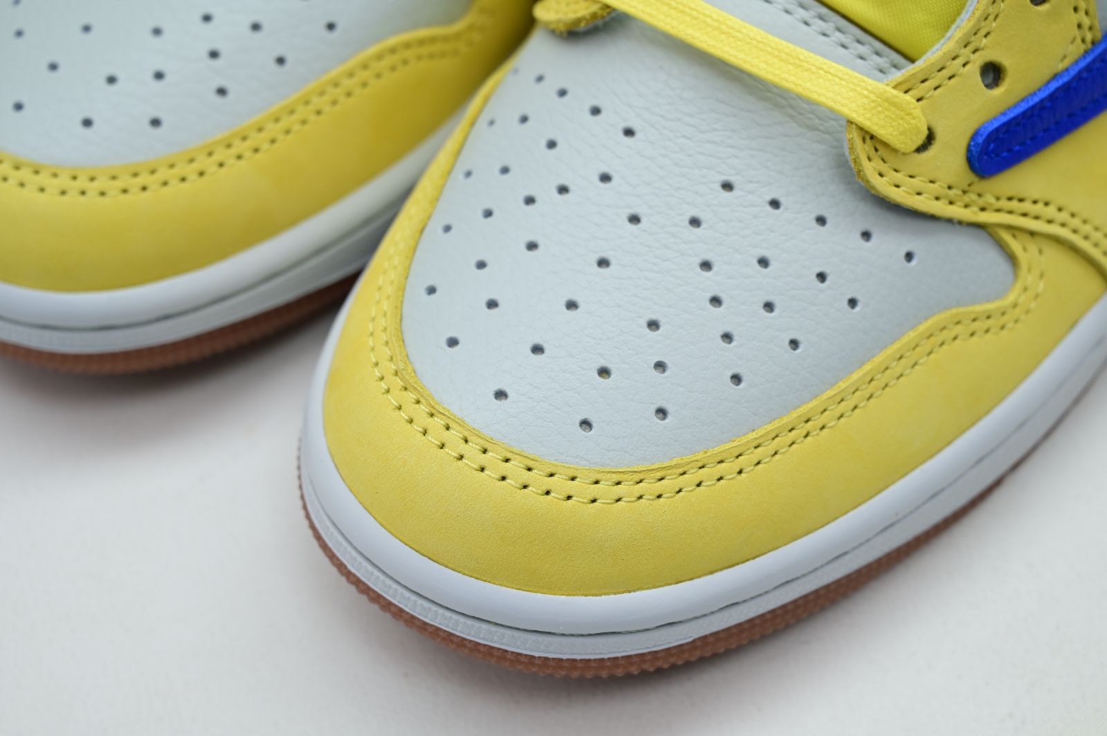 Travis Scott x Jordan Air Jordan  1 Low Canary