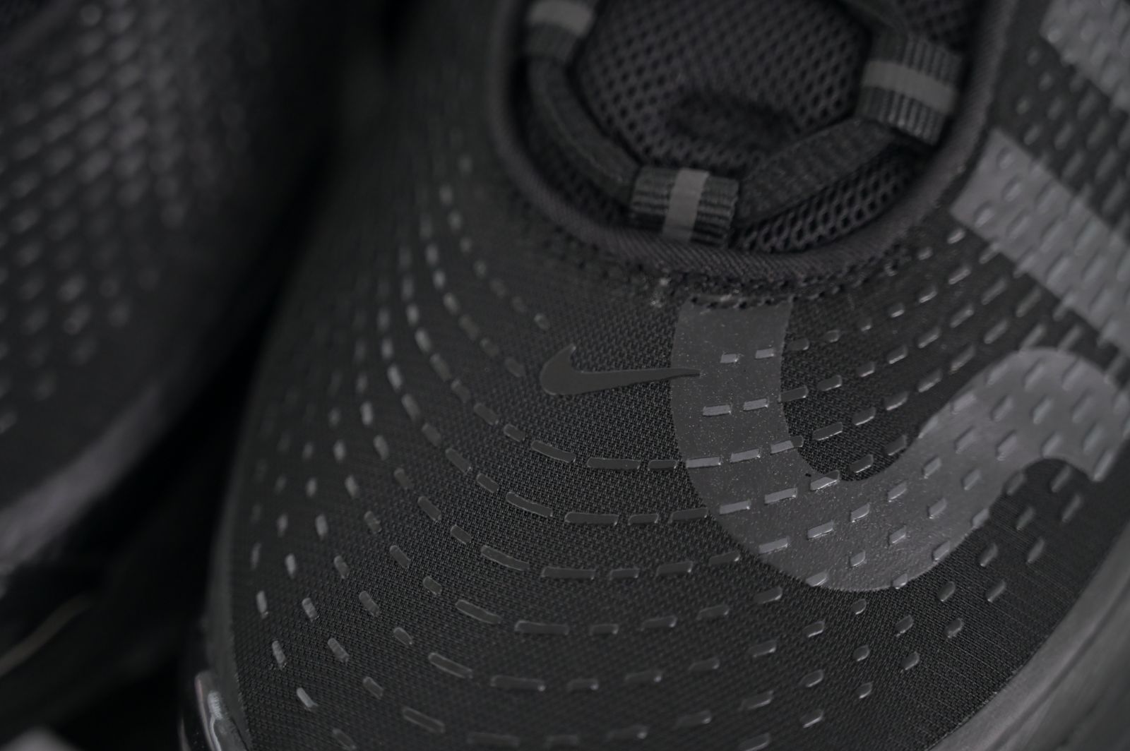 Supreme x Nike Air Max Dn