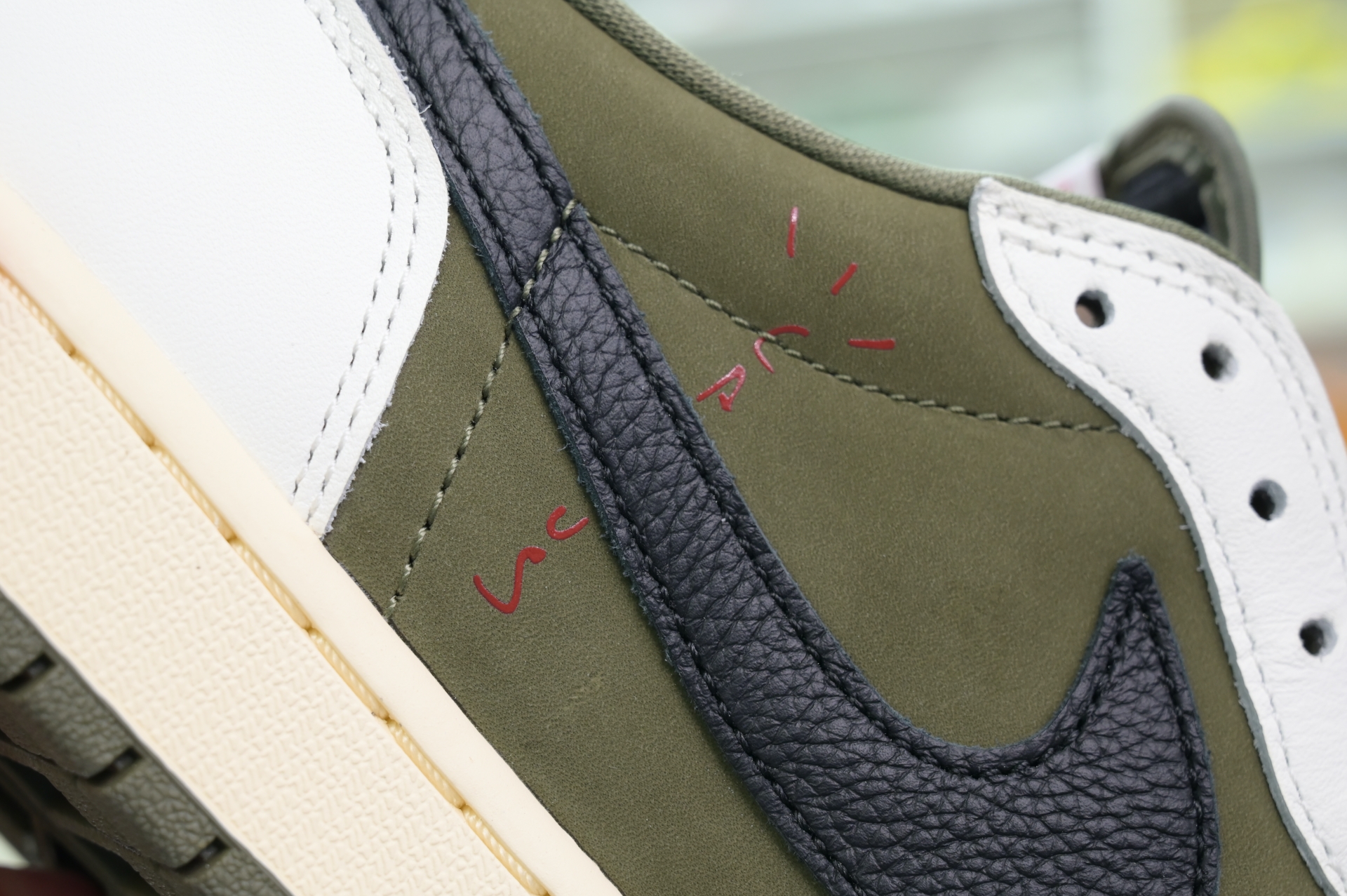 Travis Scott x Jordan Air Jordan 1 Low OG “Medium Olive”