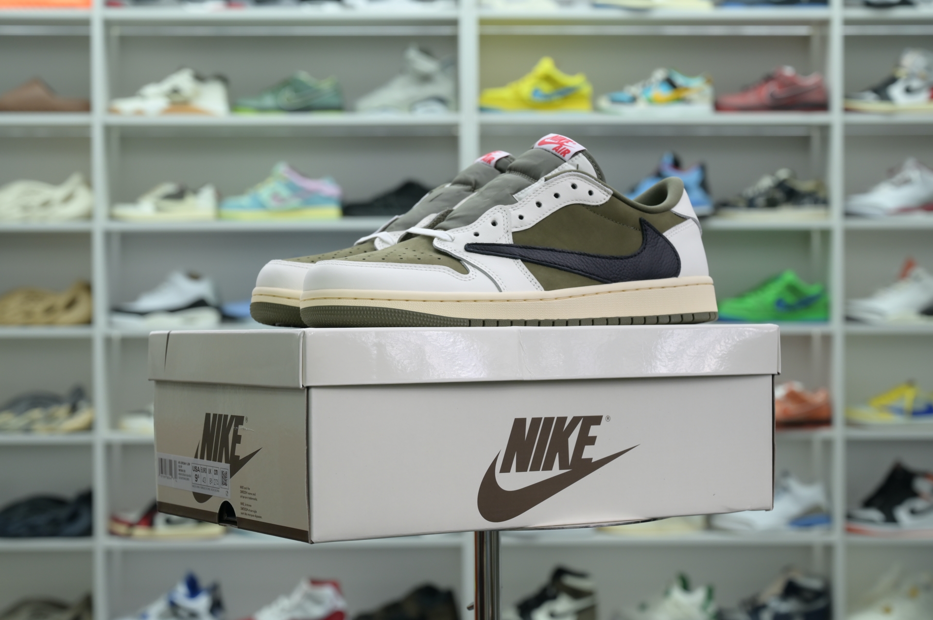 Travis Scott x Jordan Air Jordan 1 Low OG “Medium Olive”