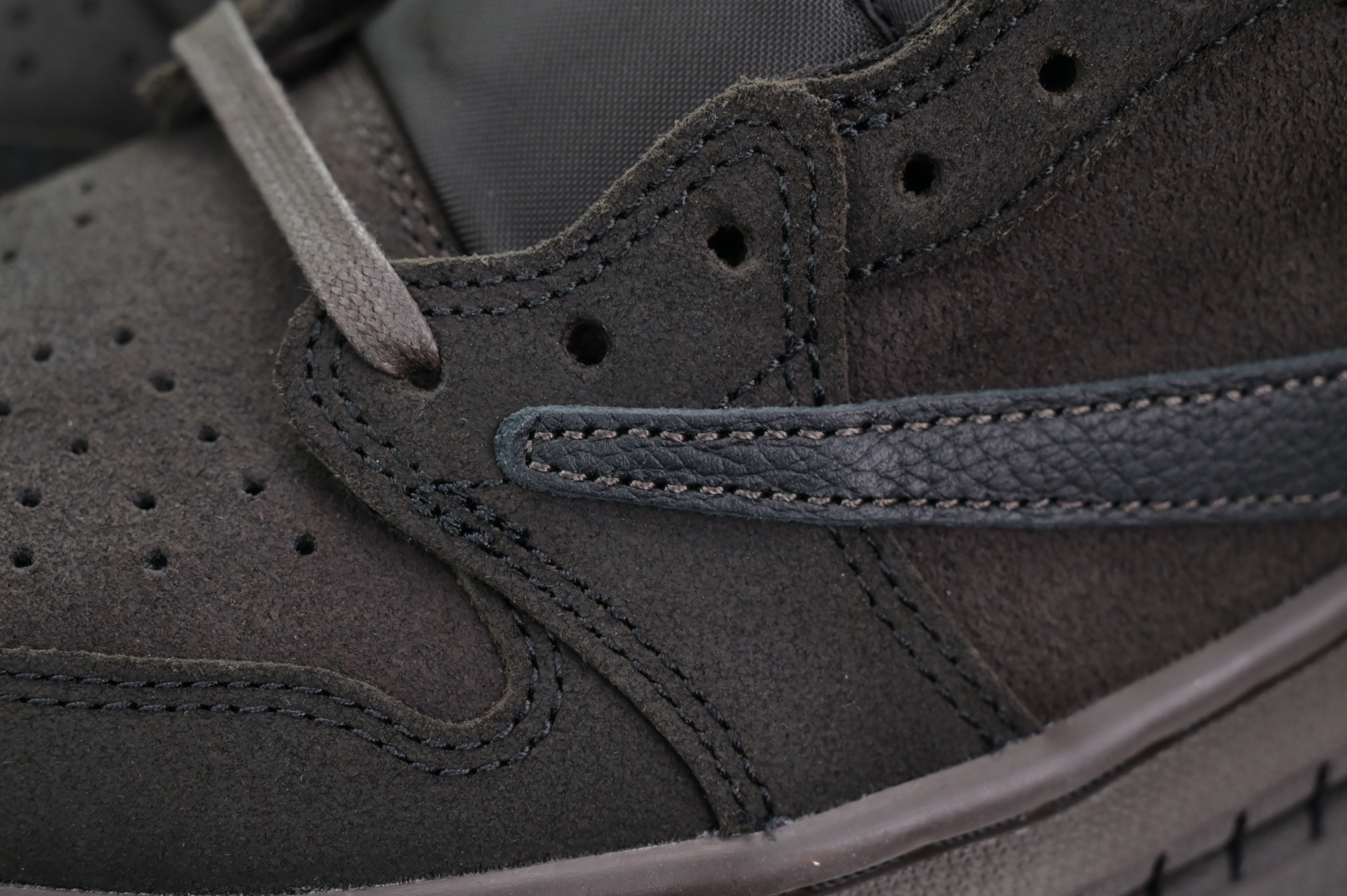 Travis Scott x Jordan Air Jordan 1 Low OG“Velvet Brown”