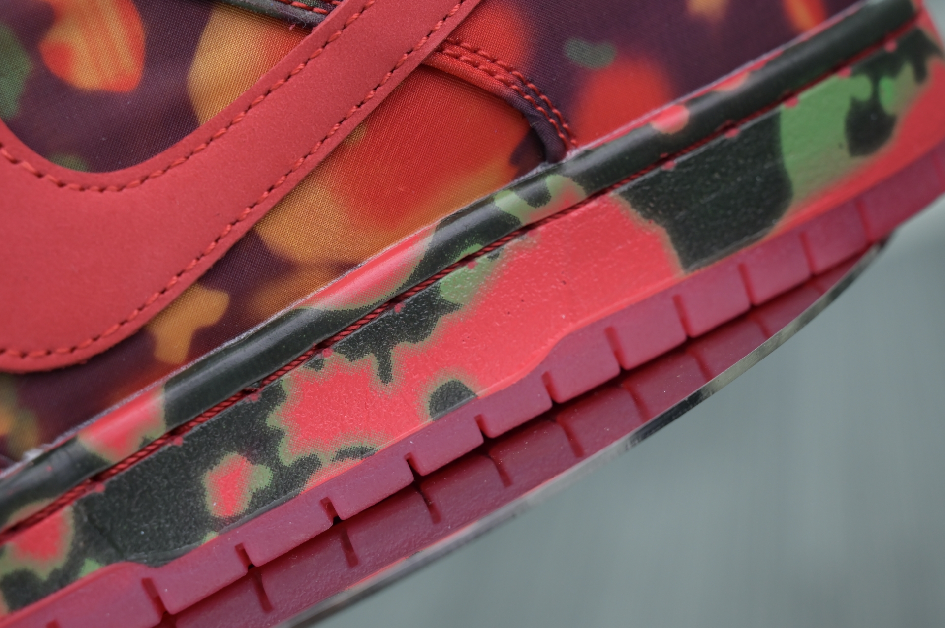 The Wizard of Oz x Nike SBDunk Low“Ruby Slipper”