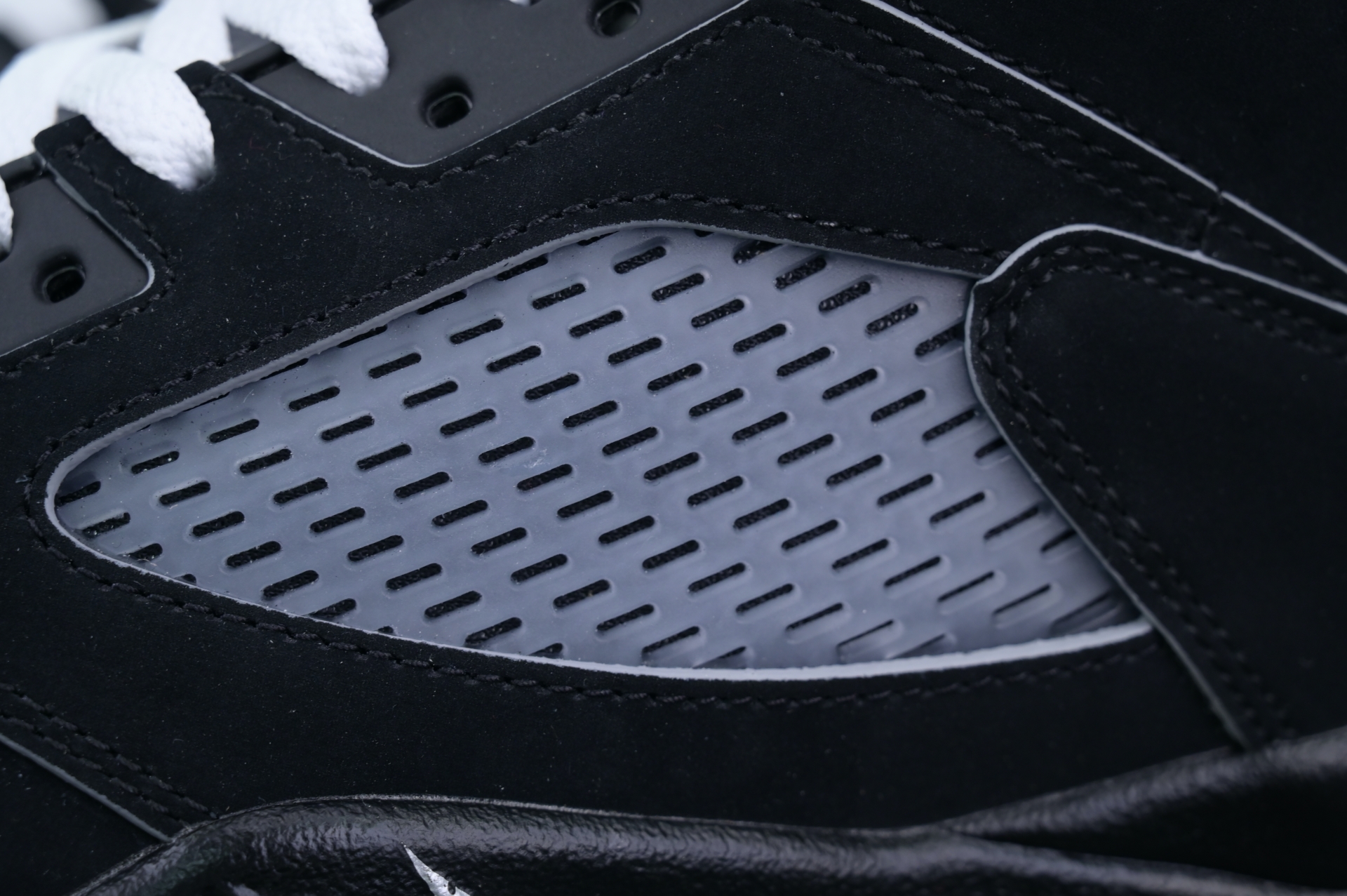 Jordan Air Jordan 5“BLACK METALLIC REIMAGINED”