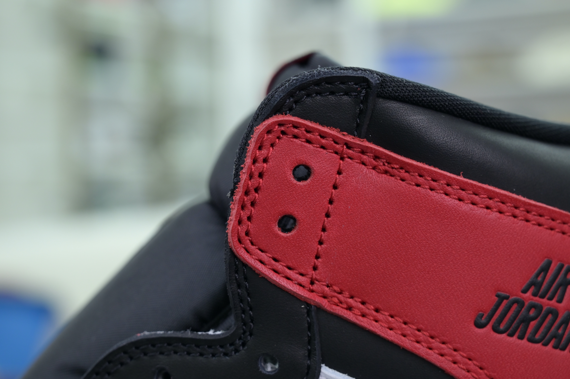 Jordan Air Jordan 1High OG“Black Toe Reimagined”