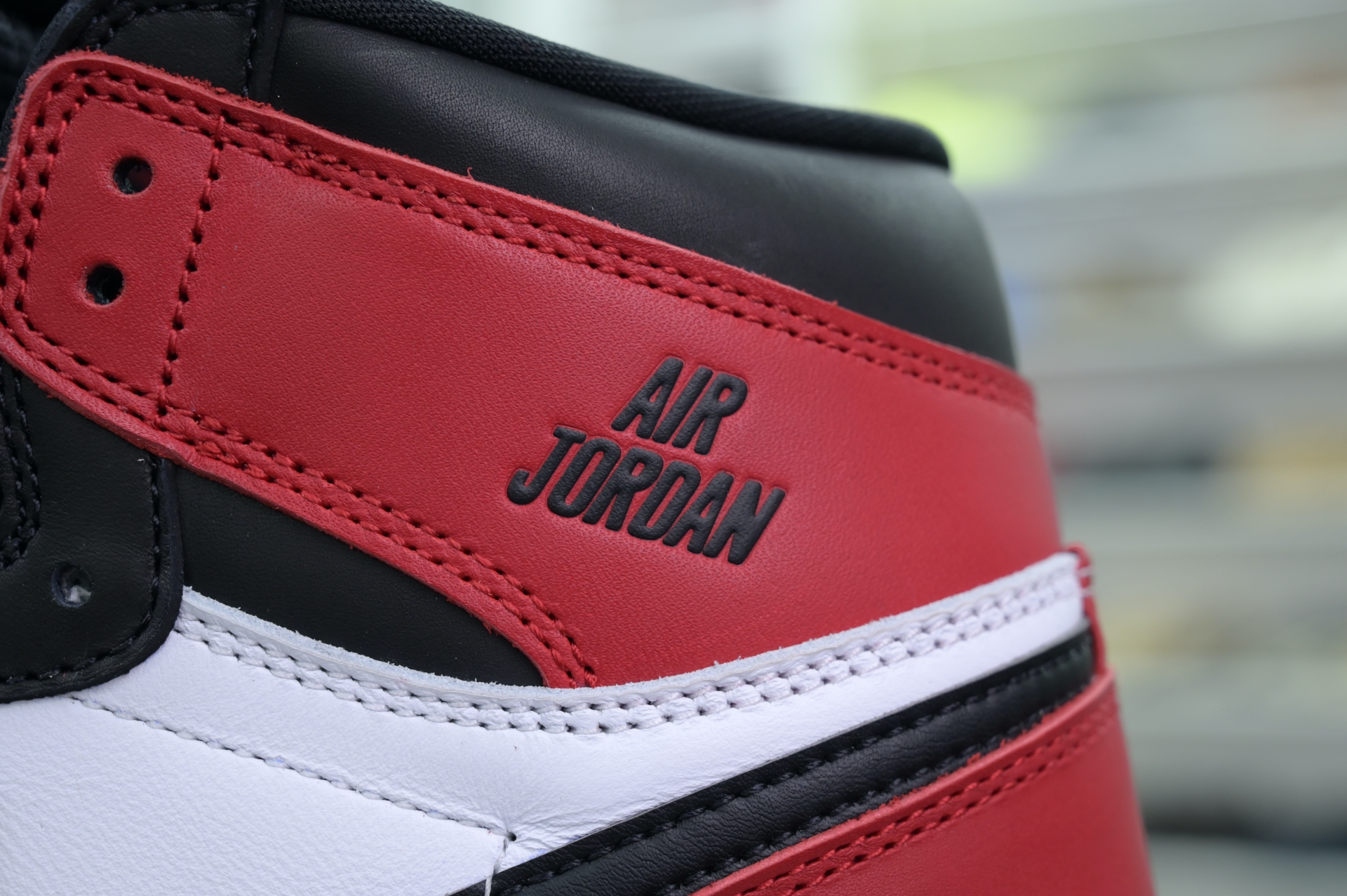 Jordan Air Jordan 1High OG“Black Toe Reimagined”