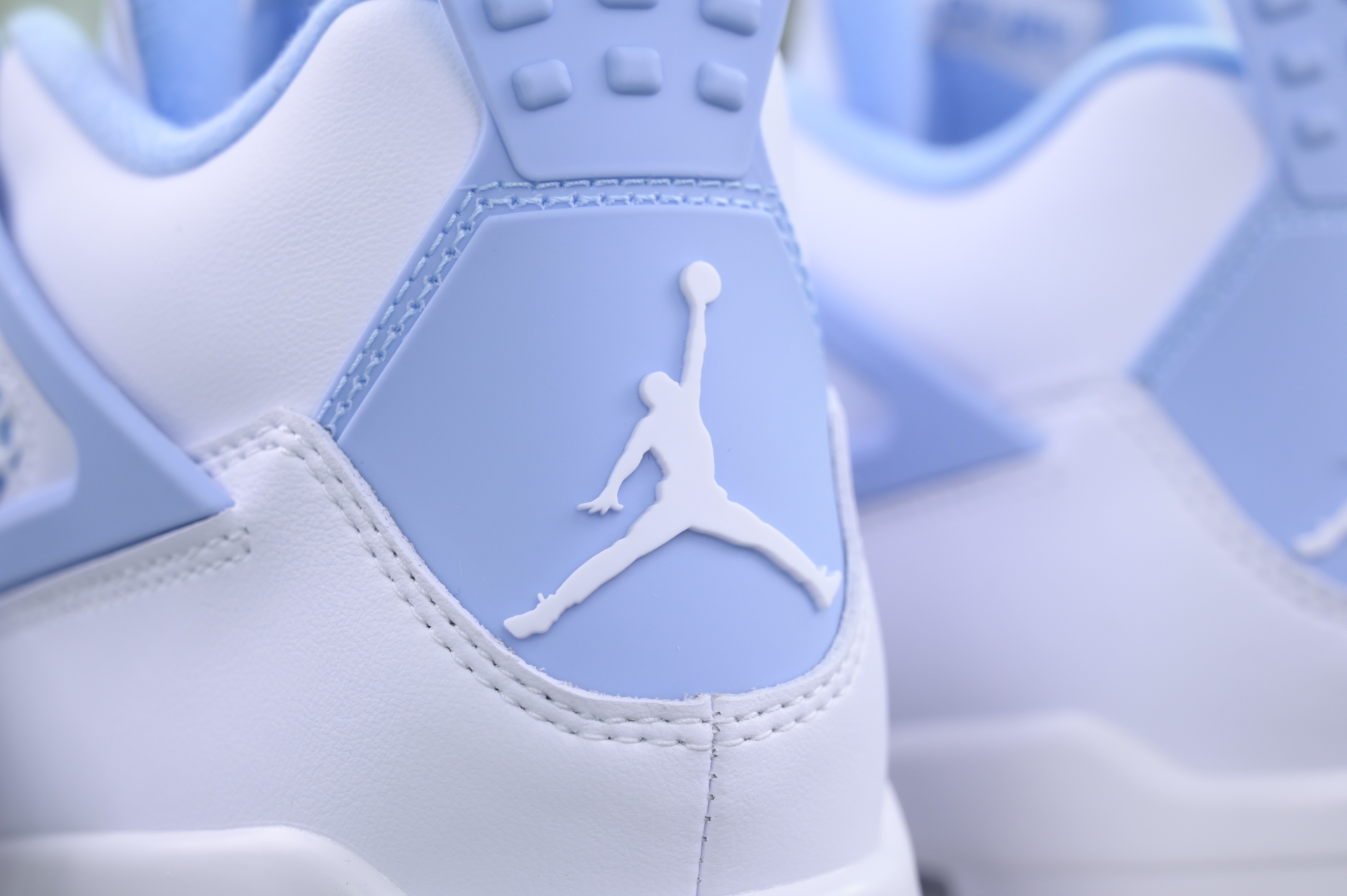 Jordan Air Jordan 4“ALUMINUM”