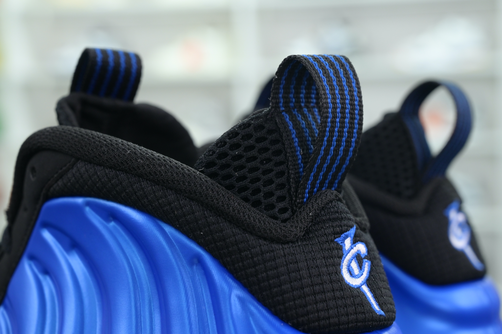 Nike Foamposite One“Dark Neon Royal”