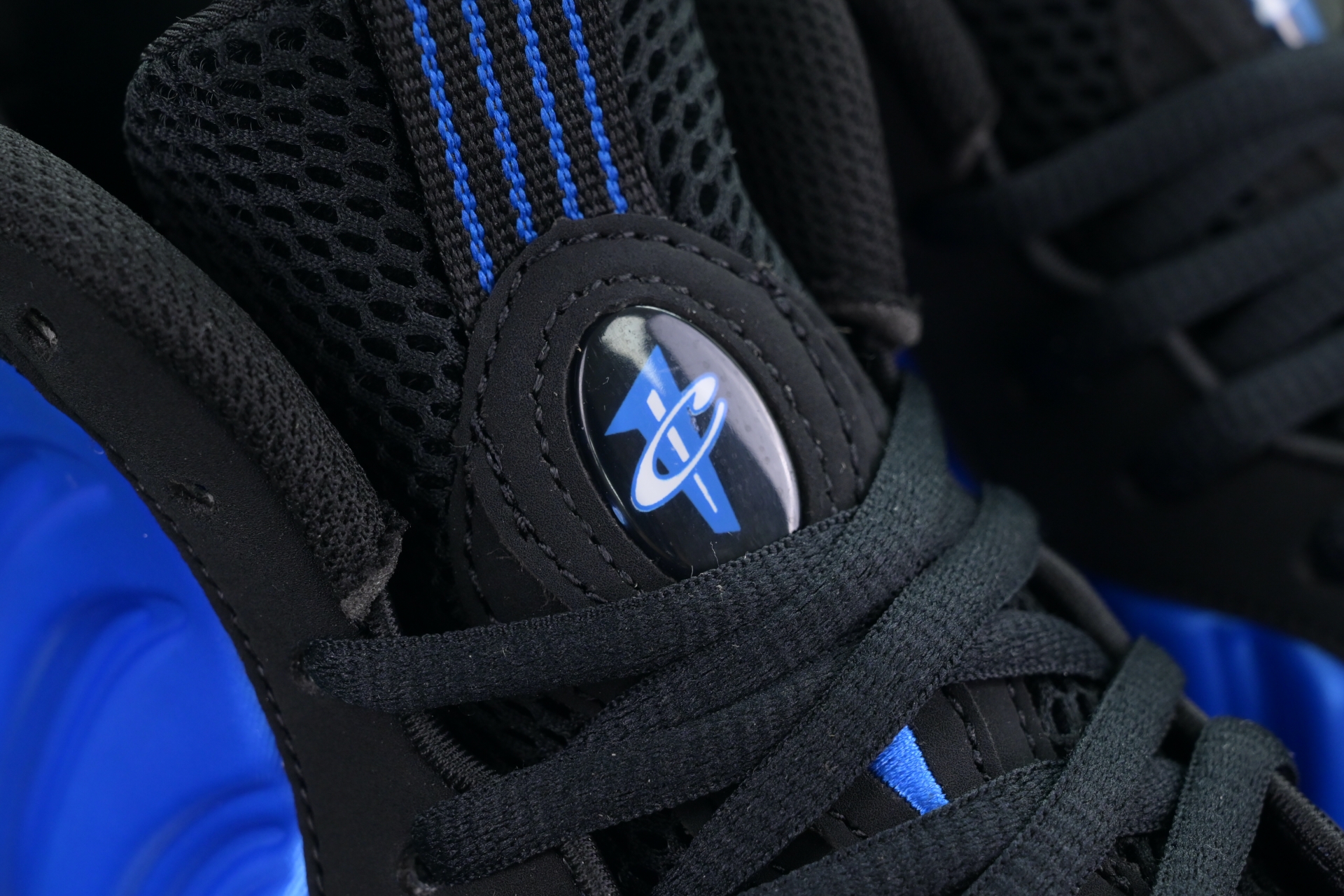 Nike Foamposite One“Dark Neon Royal”