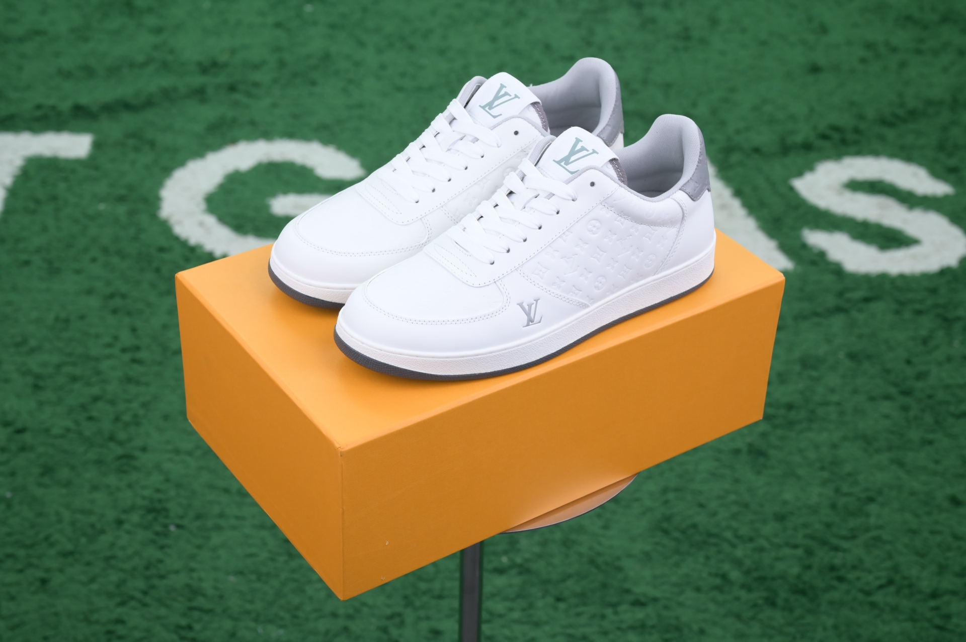 Louis Vuitton  LV  Rivoli