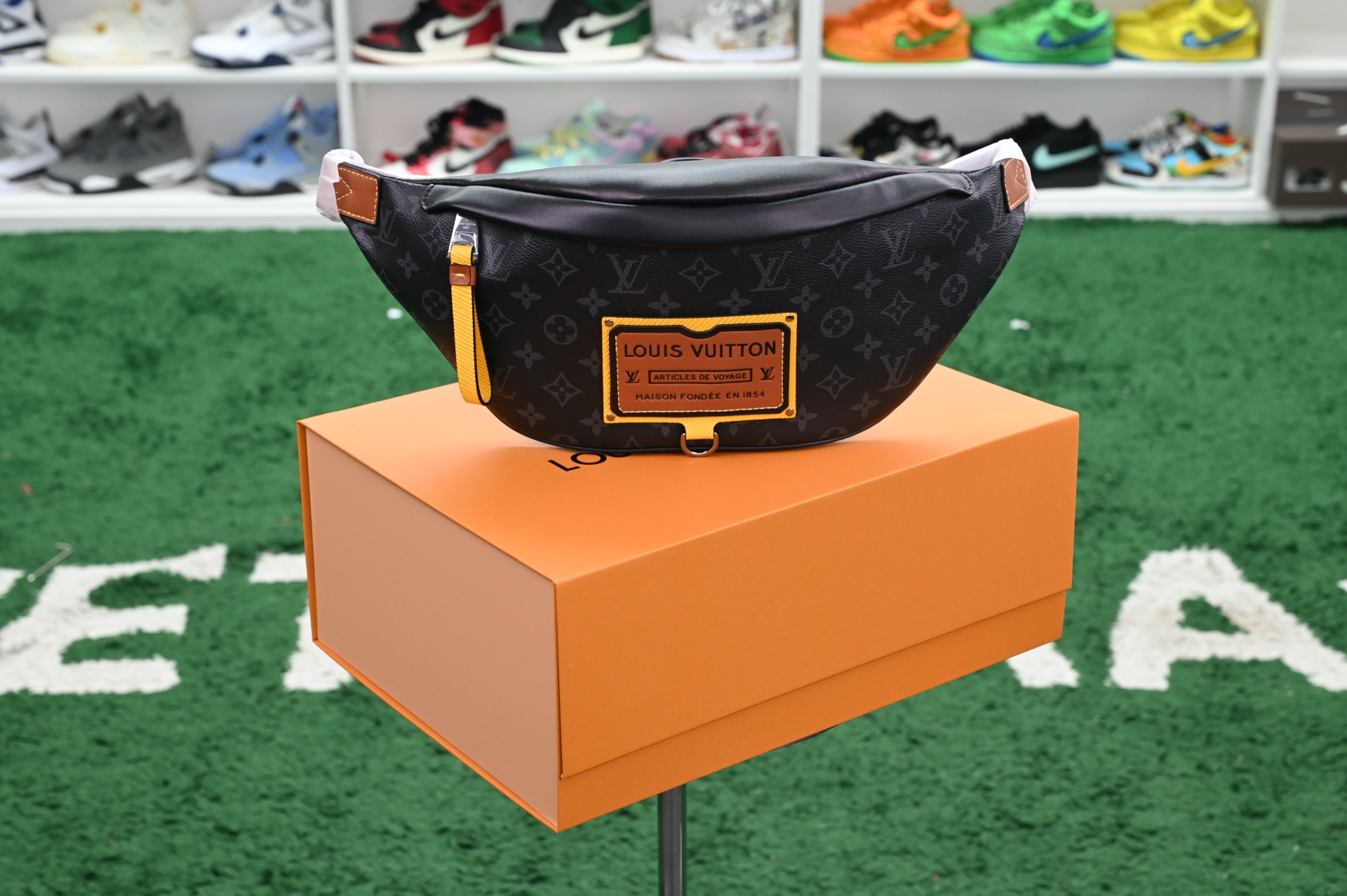 Louis Vuitton  LV  Discovery