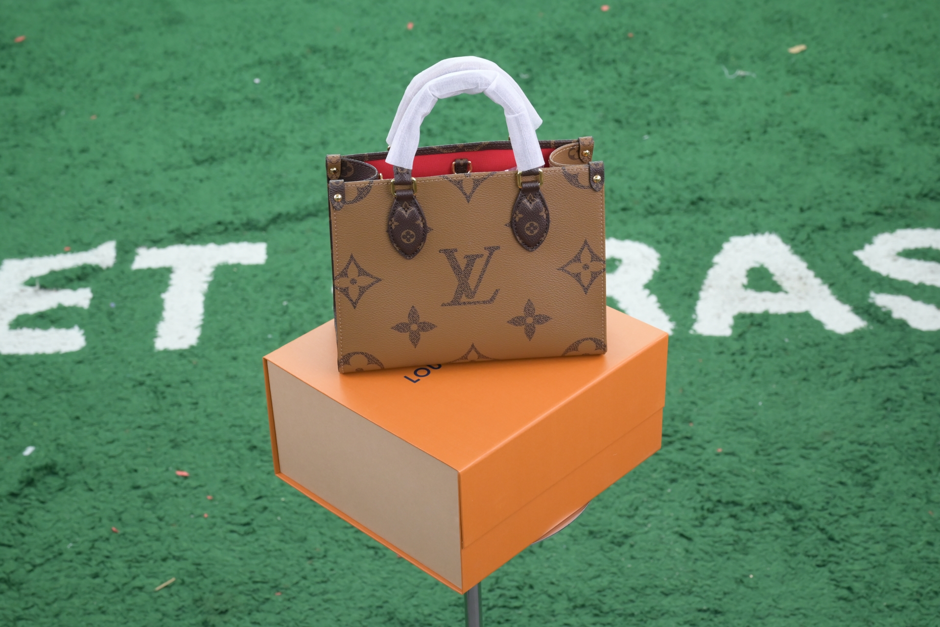 Louis Vuitton  LV
