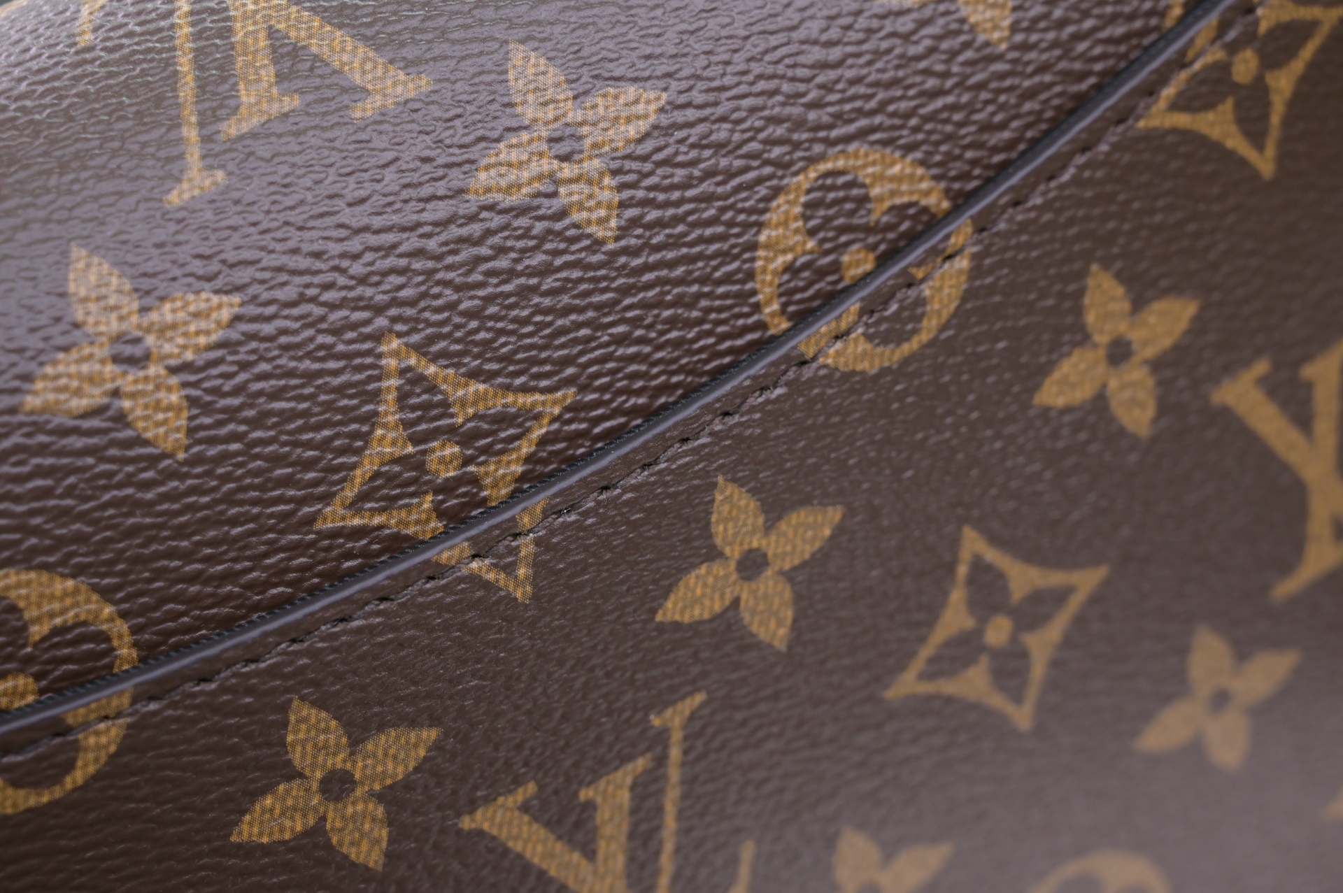 Louis Vuitton  LV