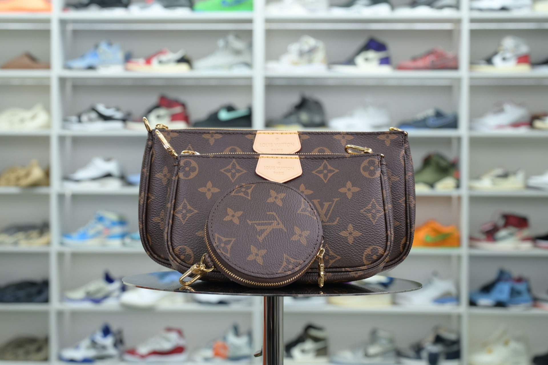 Louis Vuitton  LV