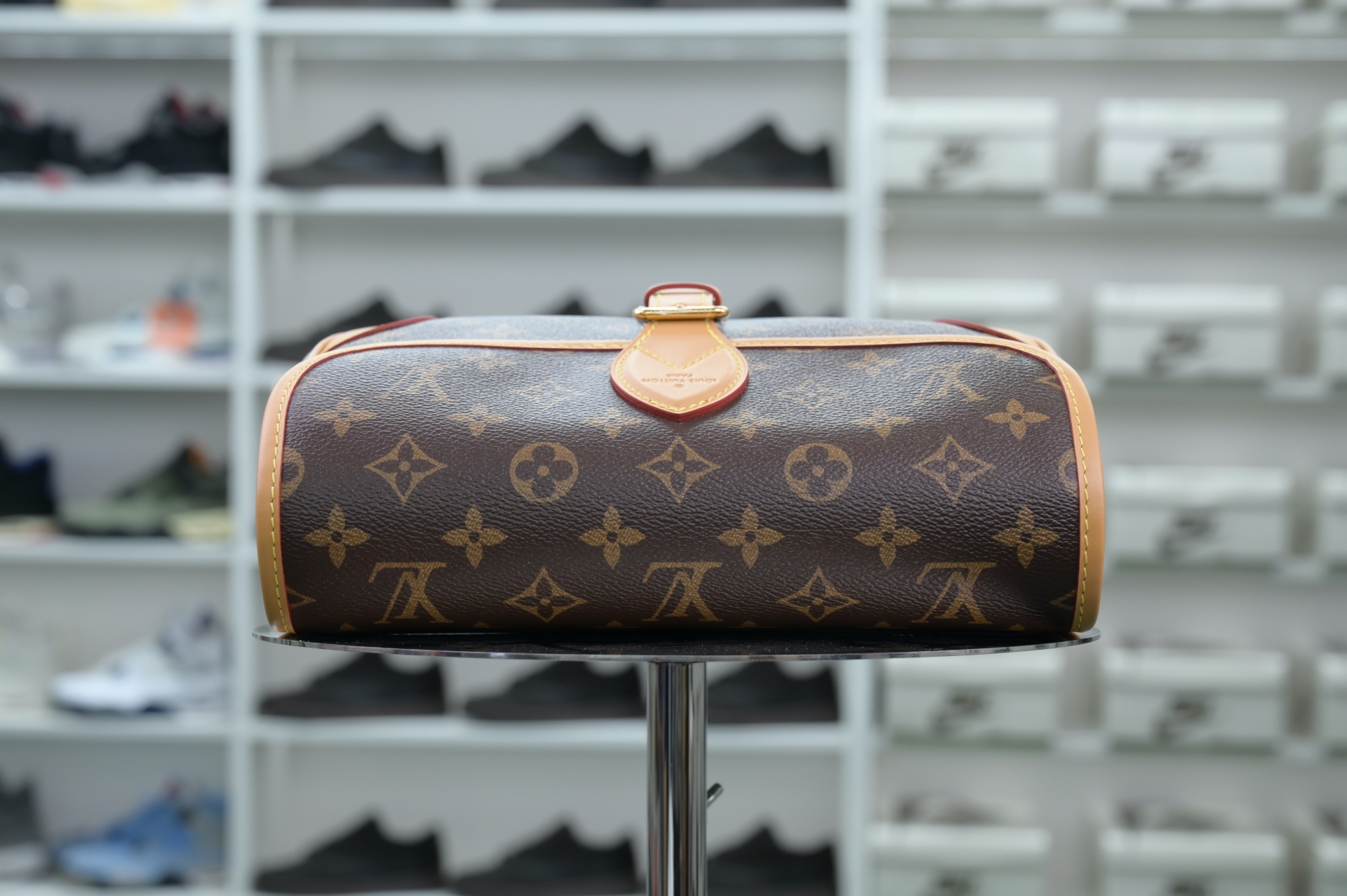 Louis Vuitton  LV