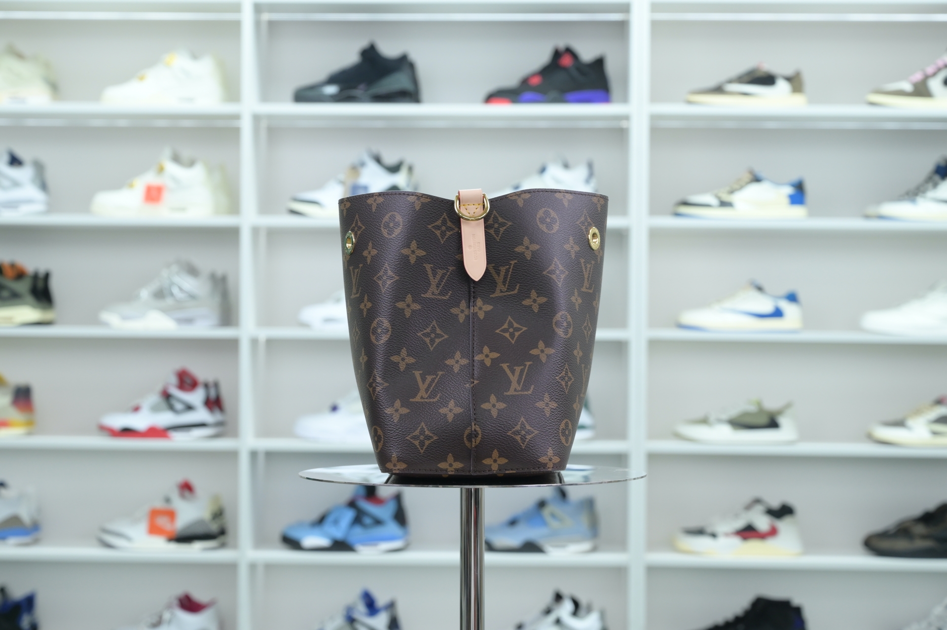 Louis Vuitton  LV