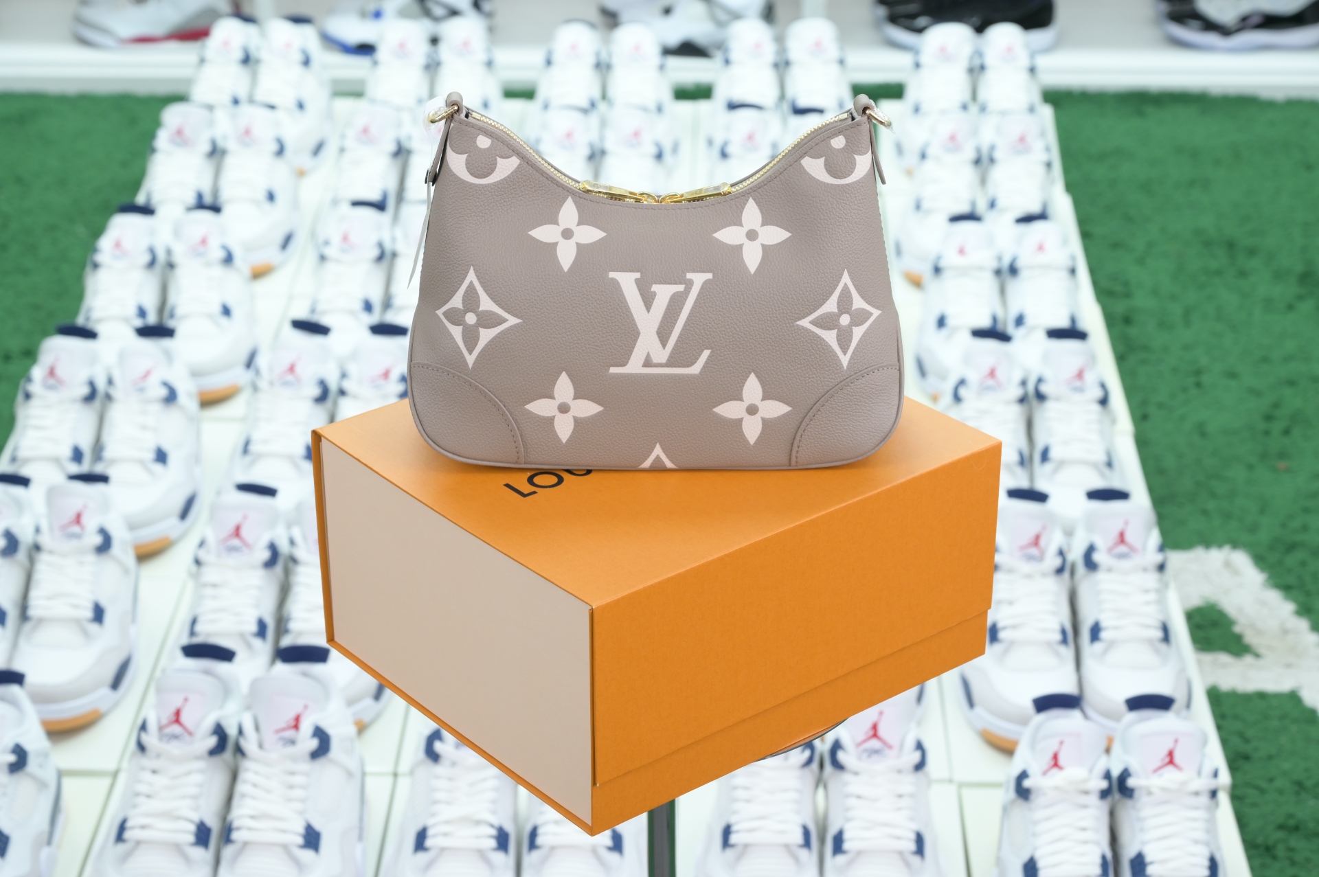 Louis Vuitton  LV