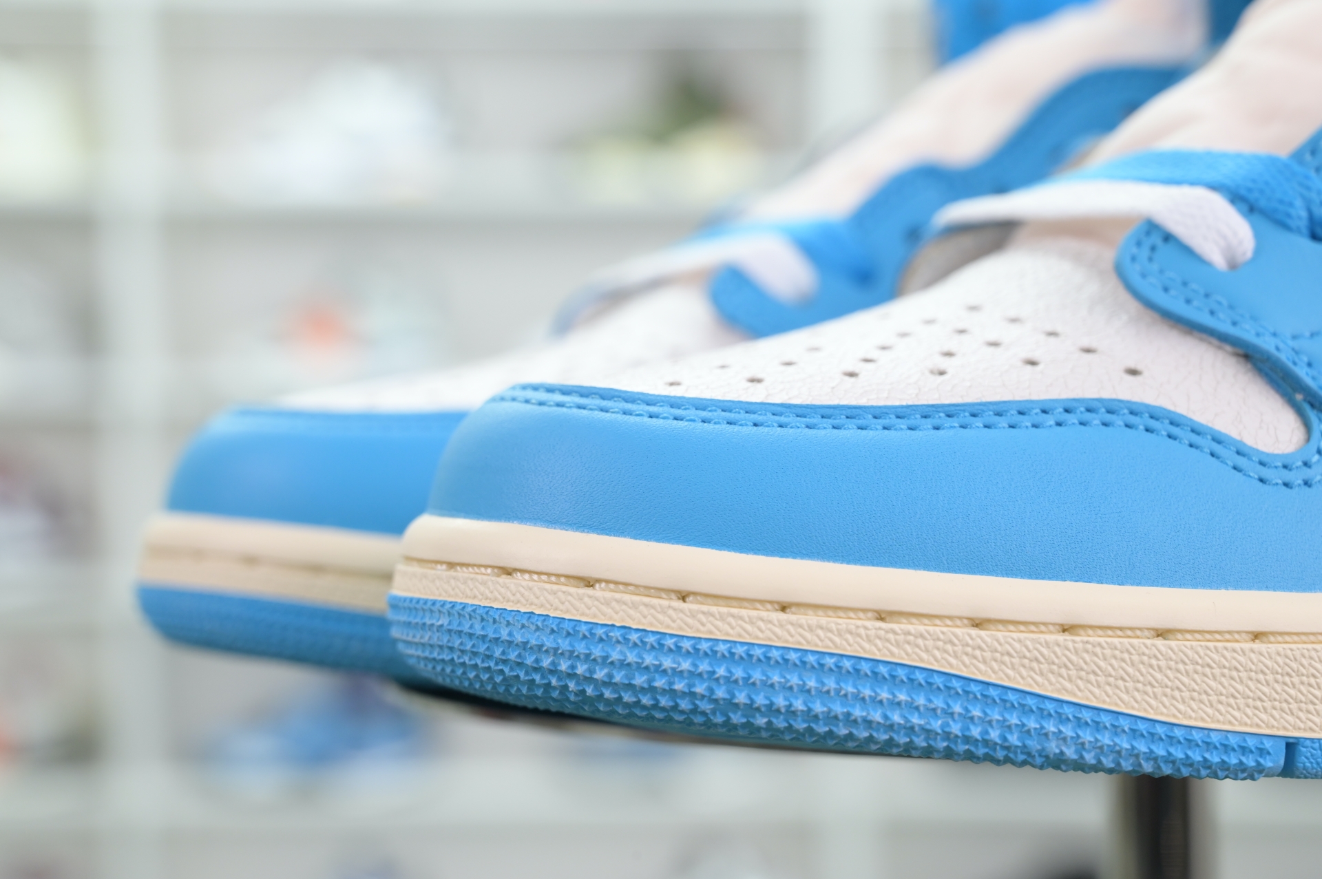 Air Jordan 1 High OG“UNC Reimagined”