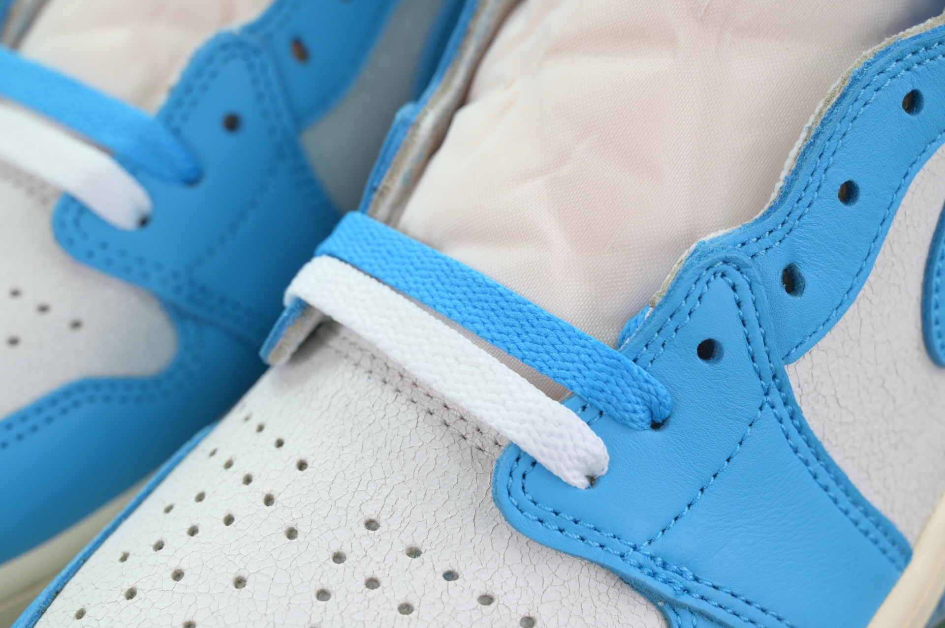 Air Jordan 1 High OG“UNC Reimagined”
