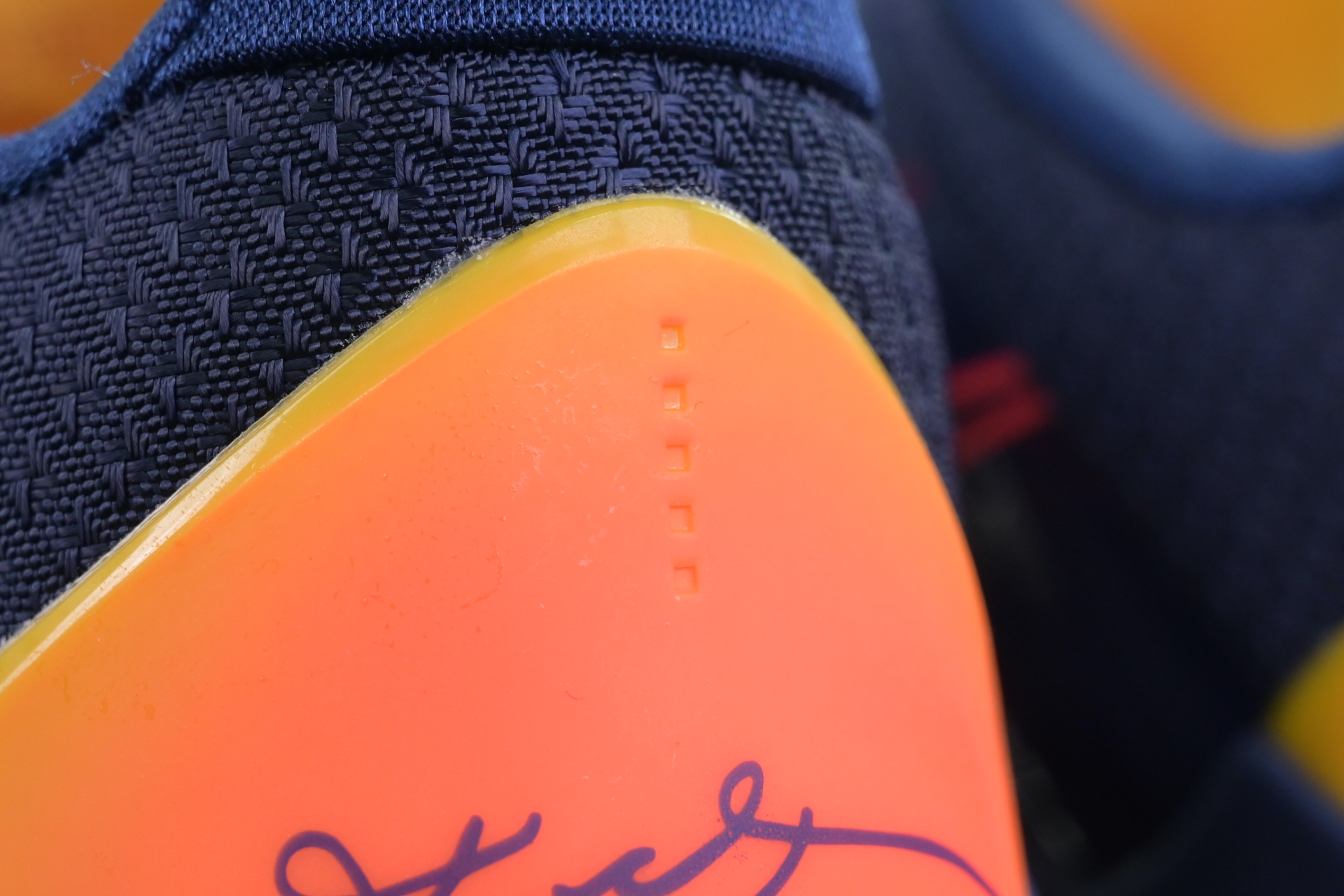 Caitlin Clark x Nike Kobe 5 Protro“Indiana Fever