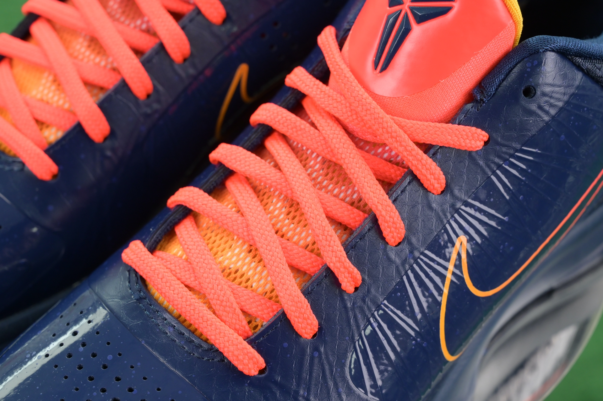 Caitlin Clark x Nike Kobe 5 Protro“Indiana Fever