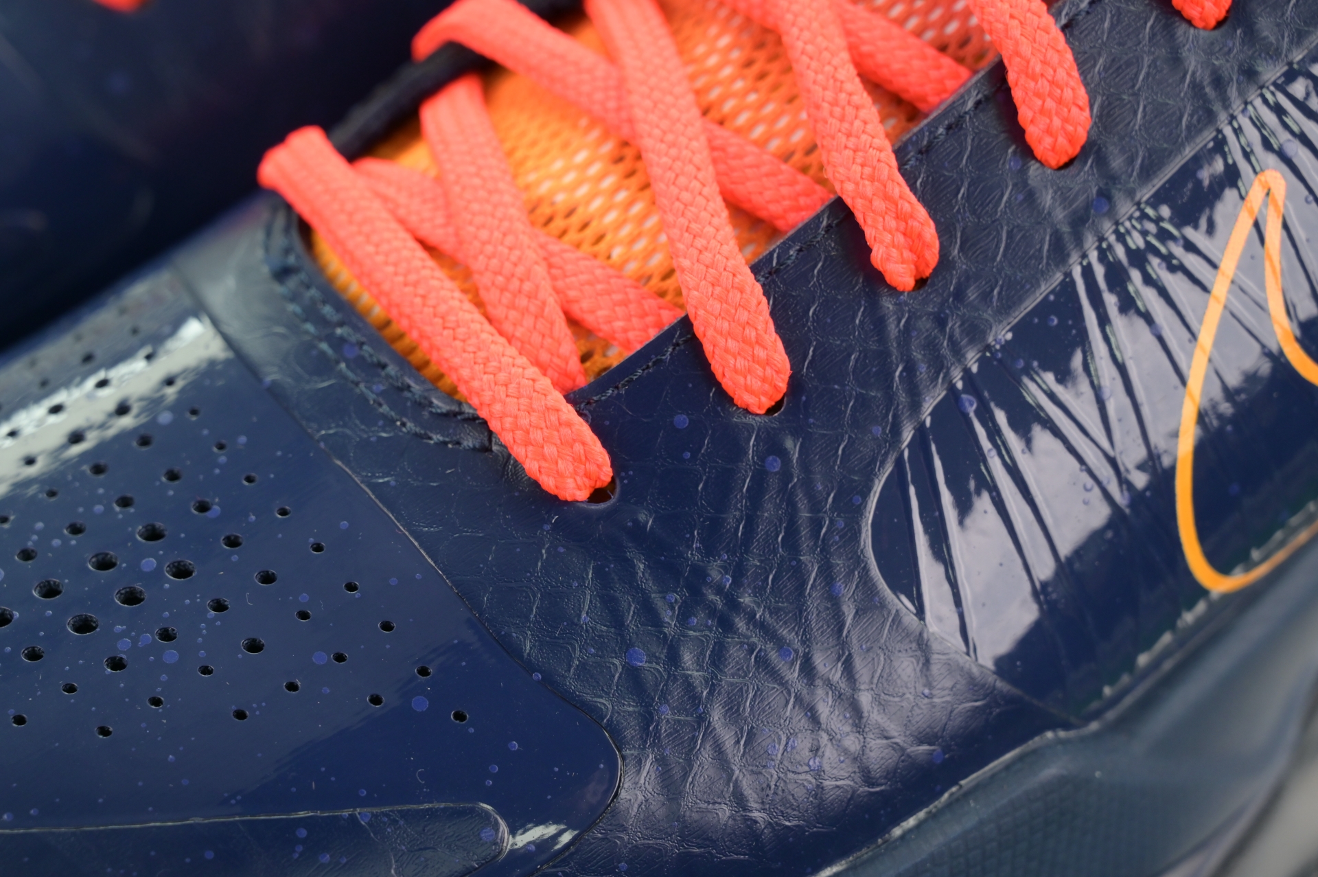 Caitlin Clark x Nike Kobe 5 Protro“Indiana Fever