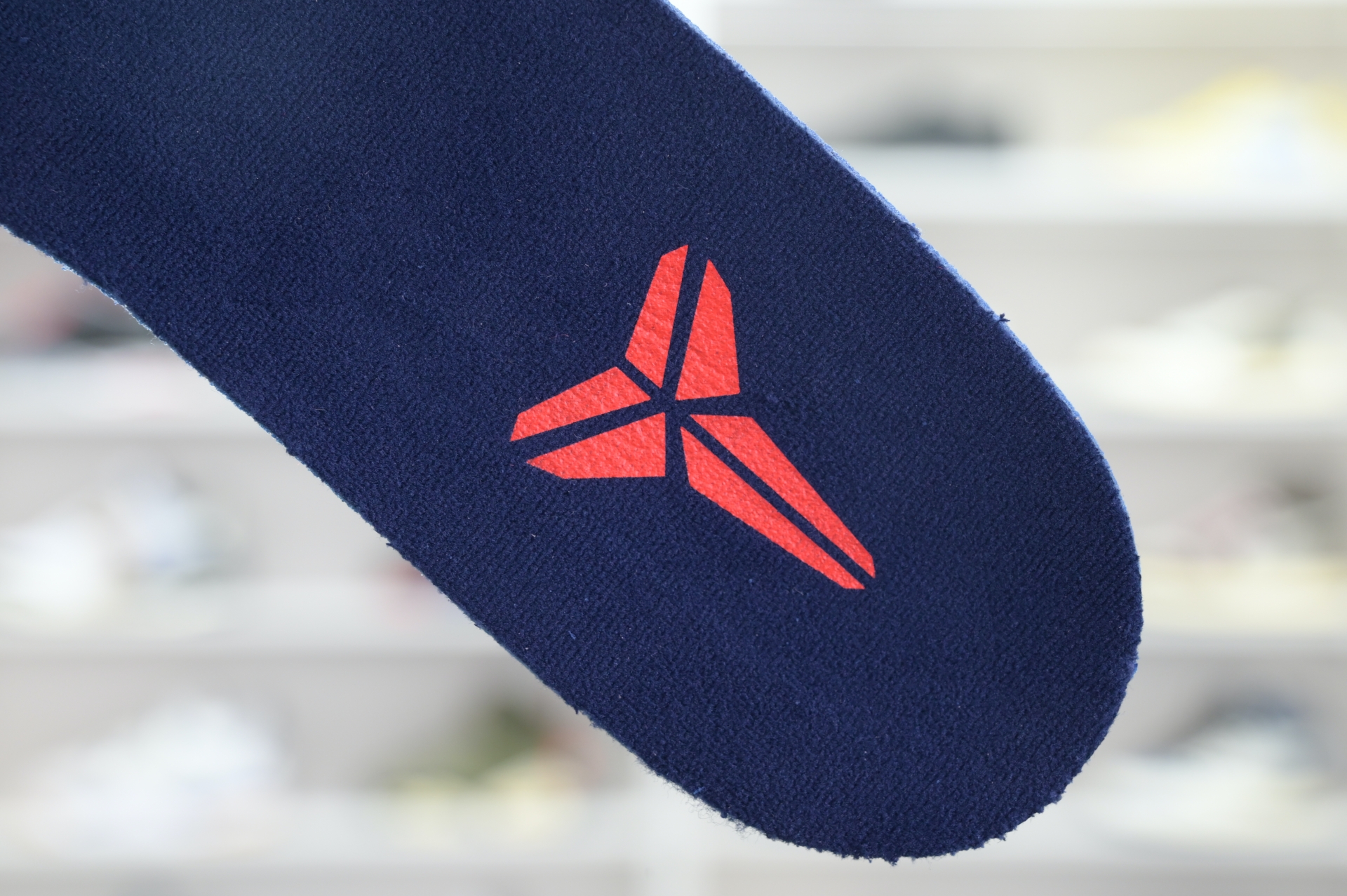 Caitlin Clark x Nike Kobe 5 Protro“Indiana Fever