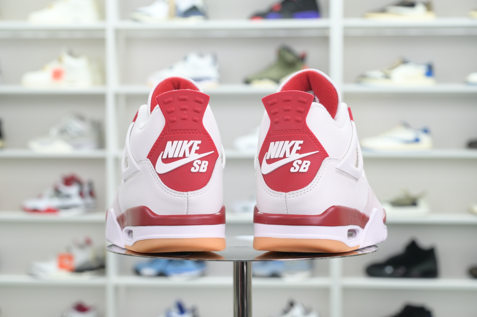 Nike SB x Jordan Air Jordan4“Varsity Red”