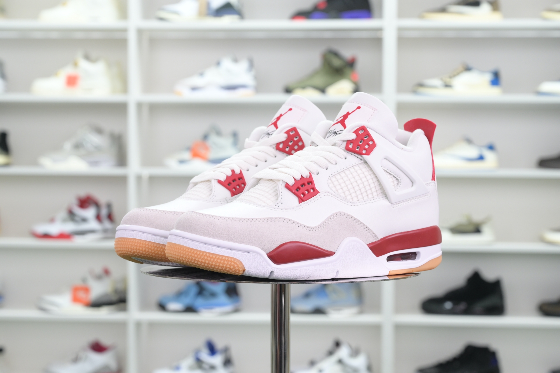 Nike SB x Jordan Air Jordan4“Varsity Red”