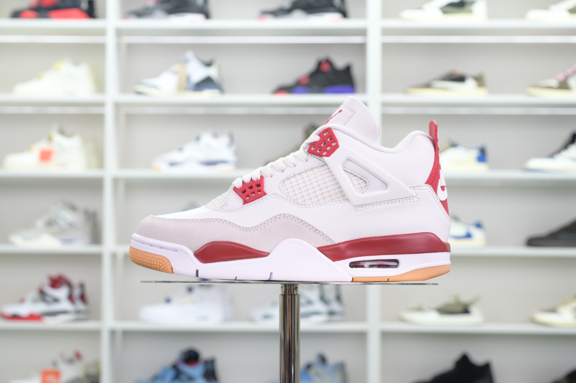 Nike SB x Jordan Air Jordan4“Varsity Red”