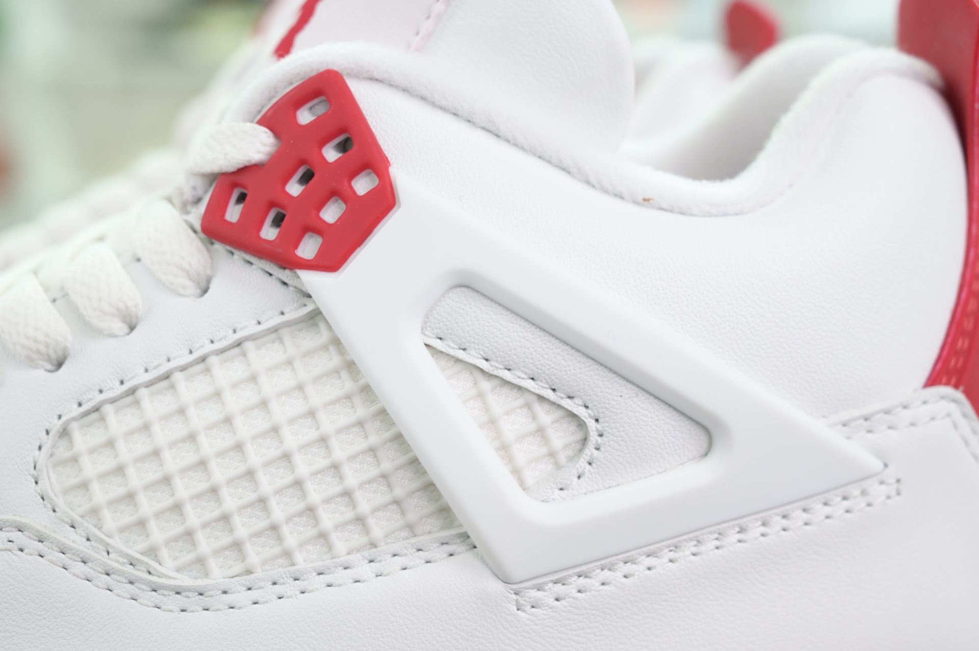 Nike SB x Jordan Air Jordan4“Varsity Red”