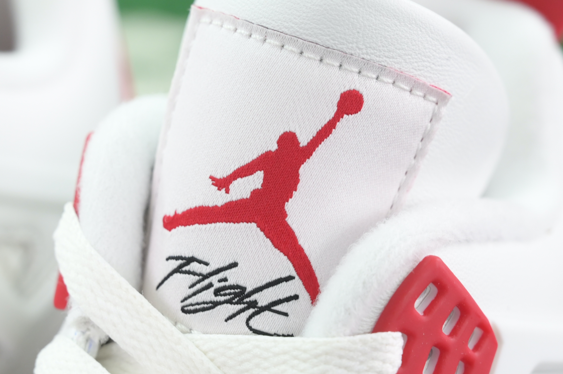 Nike SB x Jordan Air Jordan4“Varsity Red”