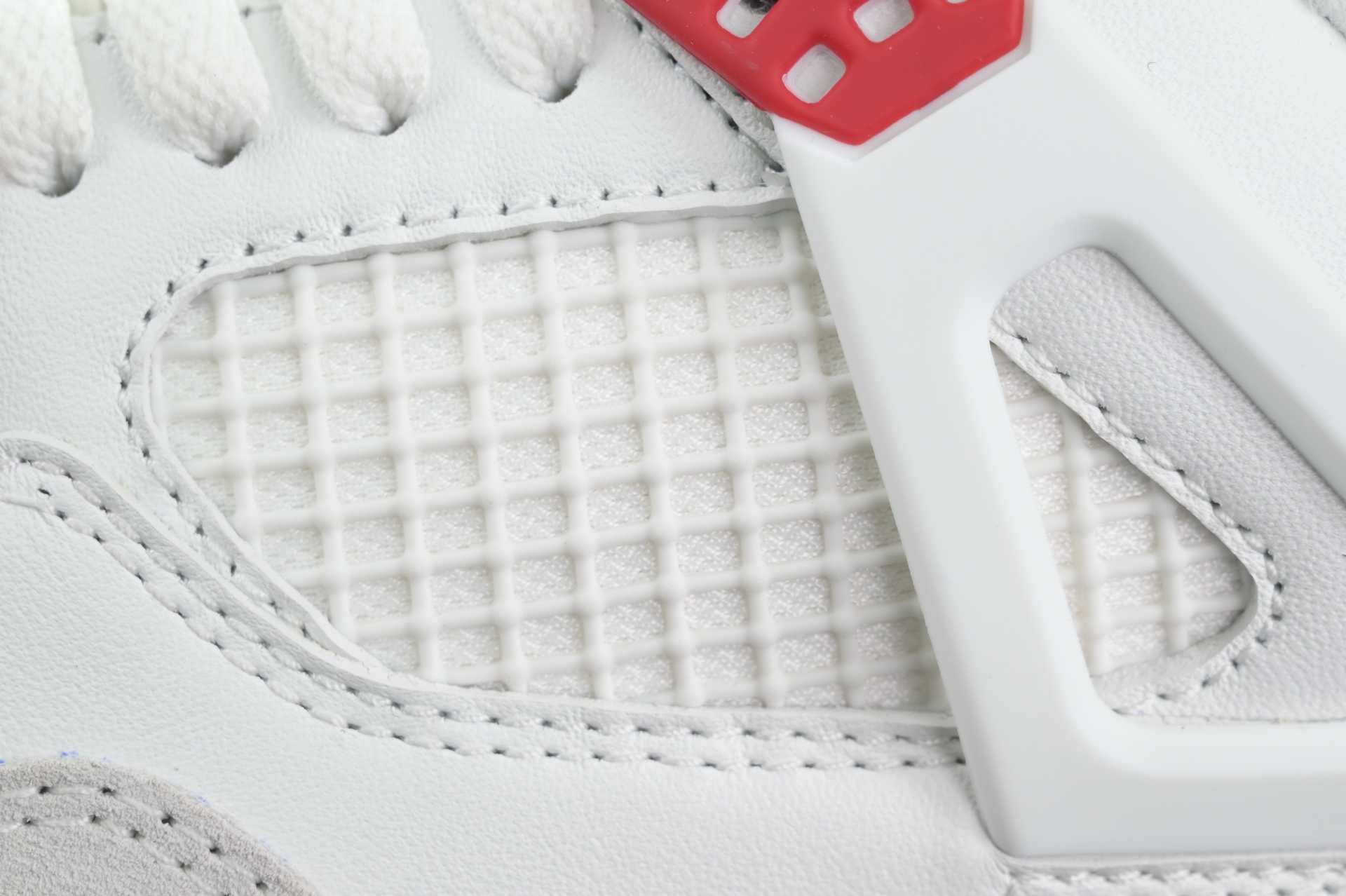 Nike SB x Jordan Air Jordan4“Varsity Red”